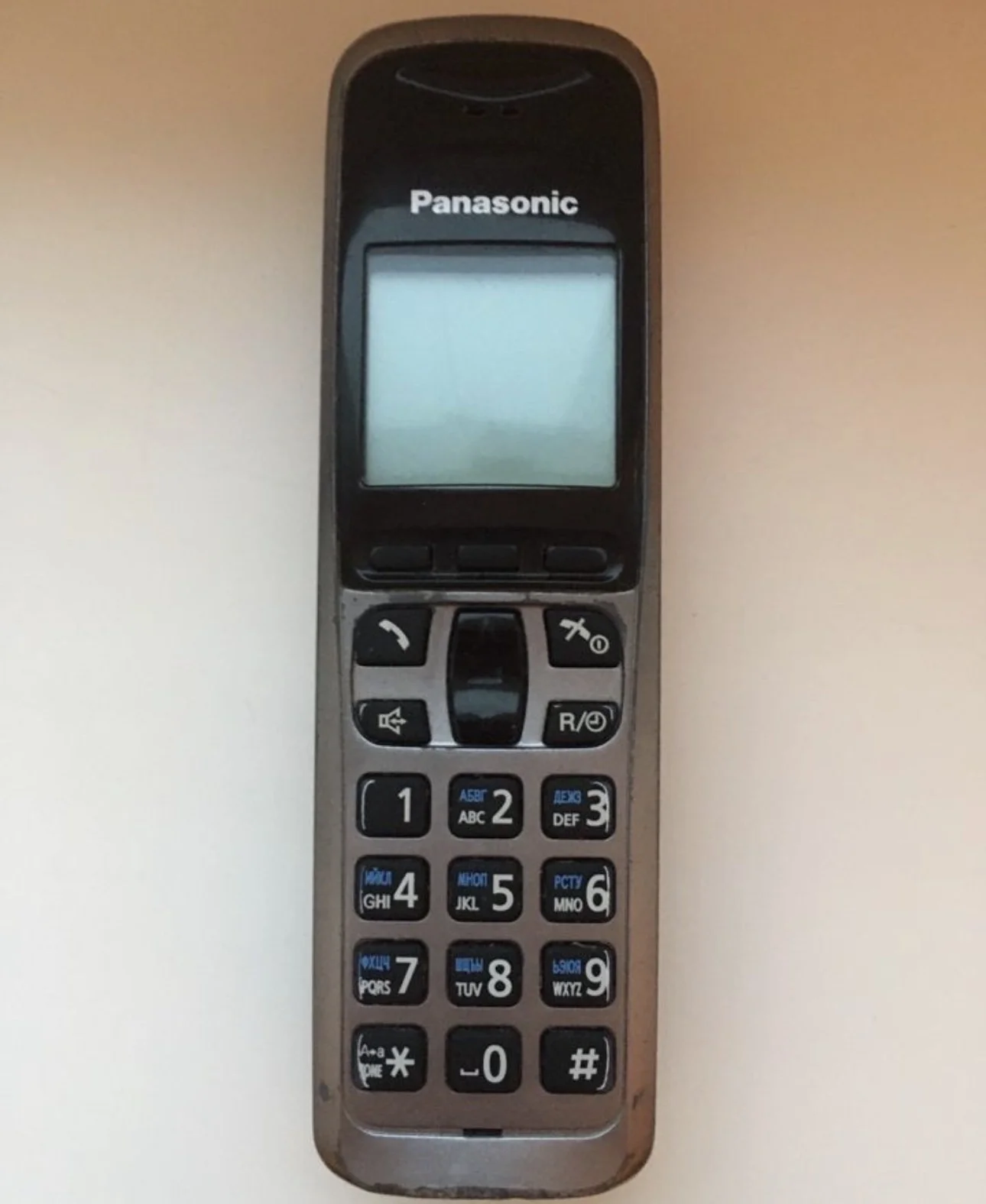 Домашний телефон и база для зарядки Panasonic Dect - миниатюра 2