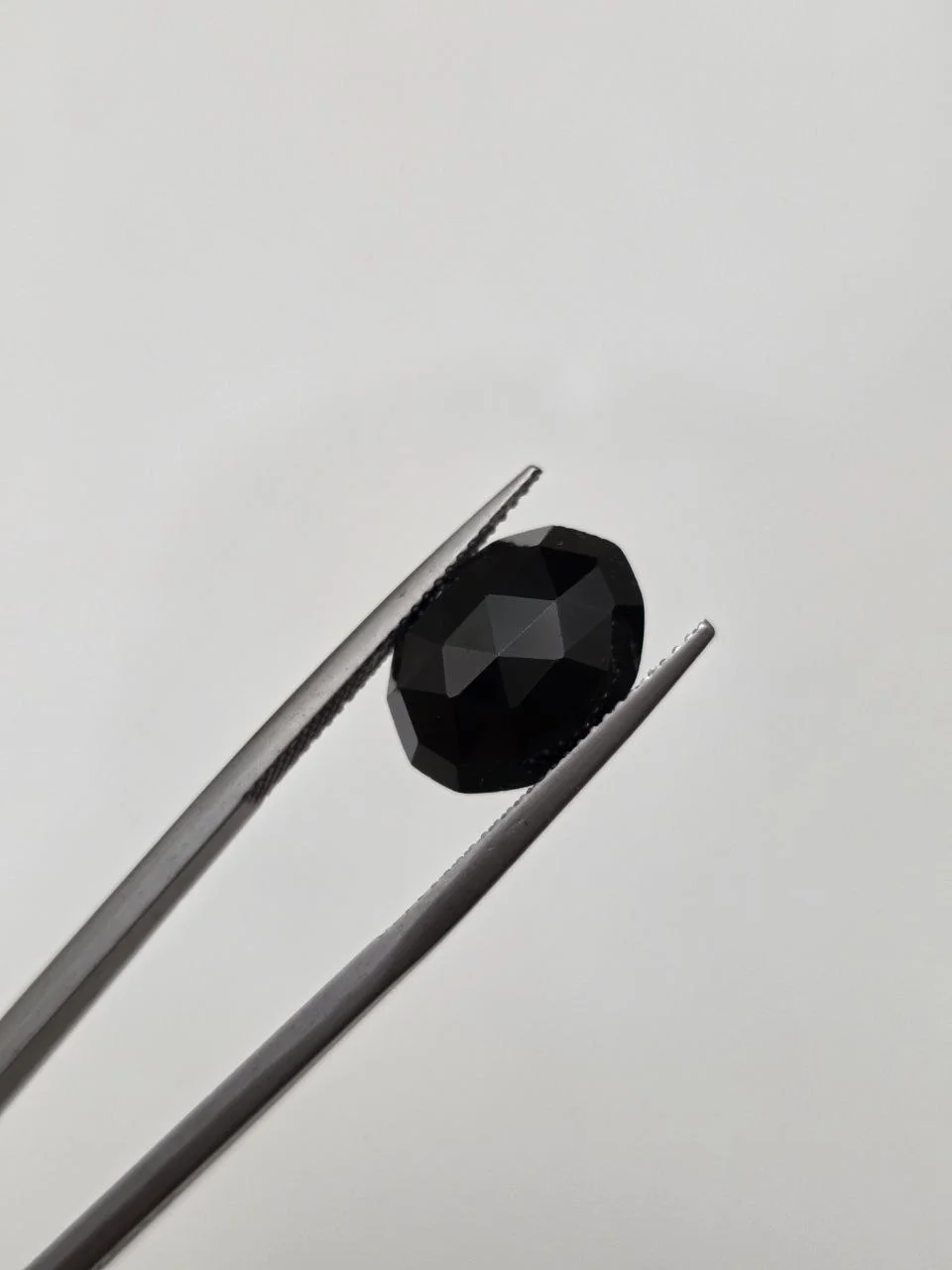Натуральная чёрная шпинель 8.42Ct Танзания - миниатюра 2