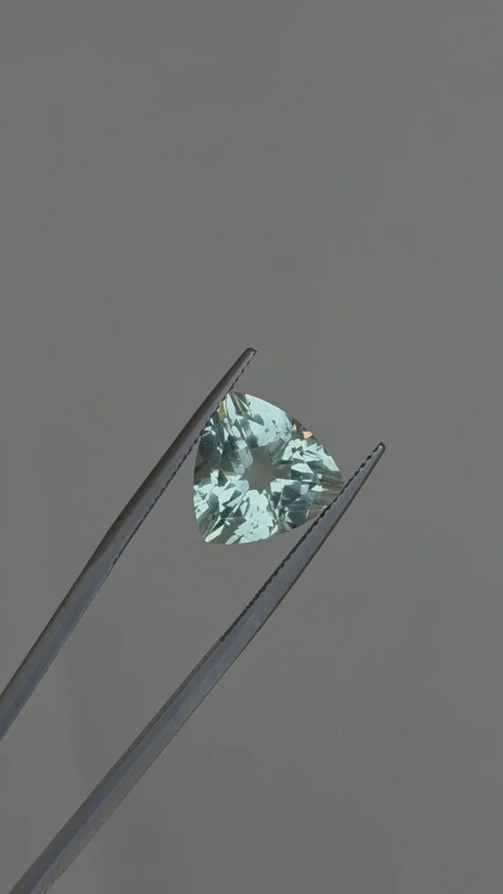 Натуральный зелёный флюорит 8.56 Ct - миниатюра 2