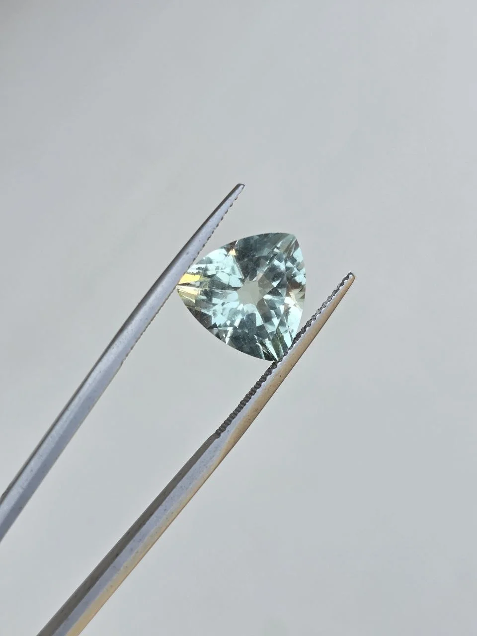 Натуральный зелёный флюорит 8.56 Ct - миниатюра 3