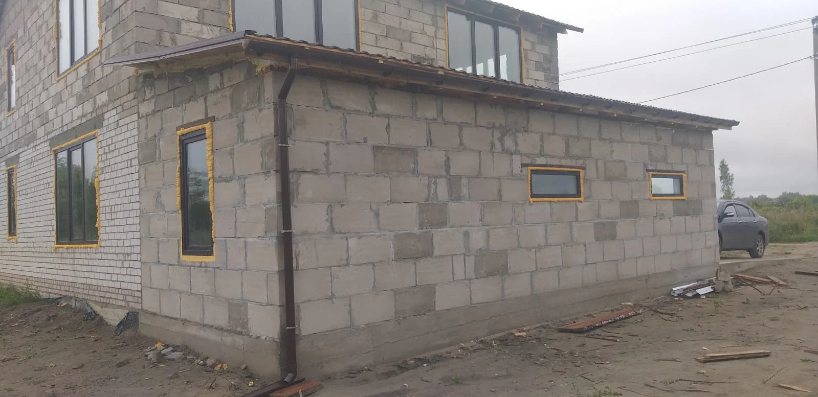 Продаю двухэтажный дом с земельным участком - миниатюра 2