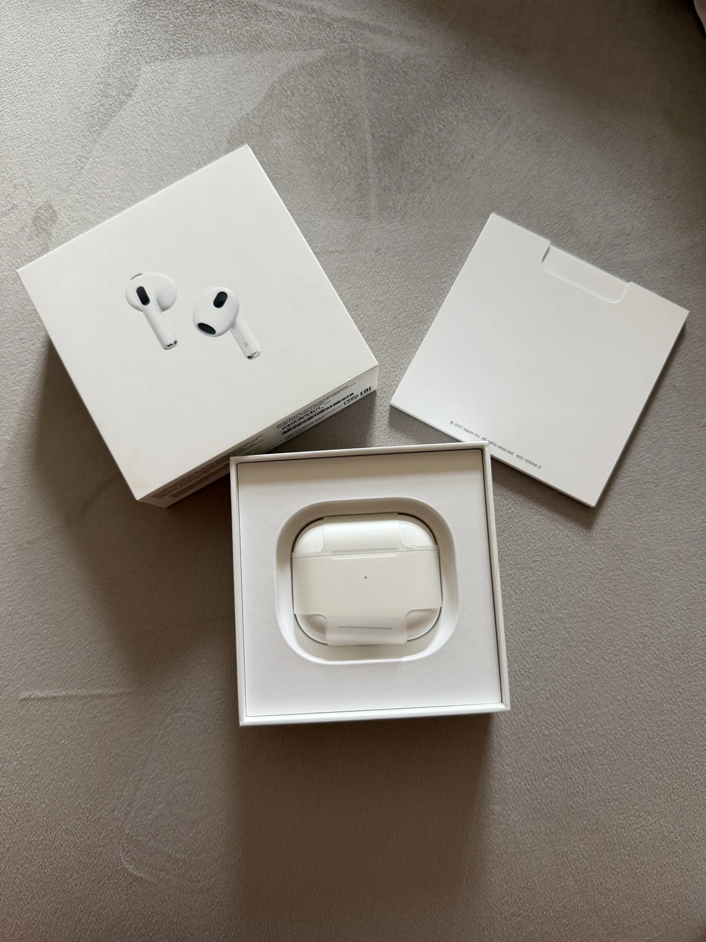 Наушники AirPods 3 - миниатюра 2