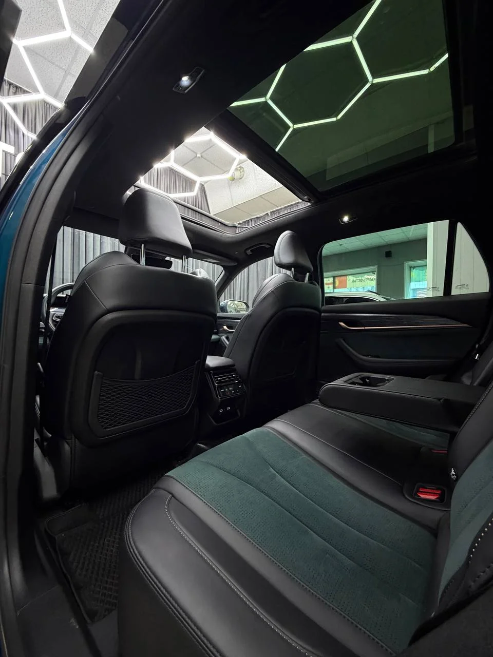 Geely Monjaro 2.0 AT, 2023, 50 062 км - миниатюра 16