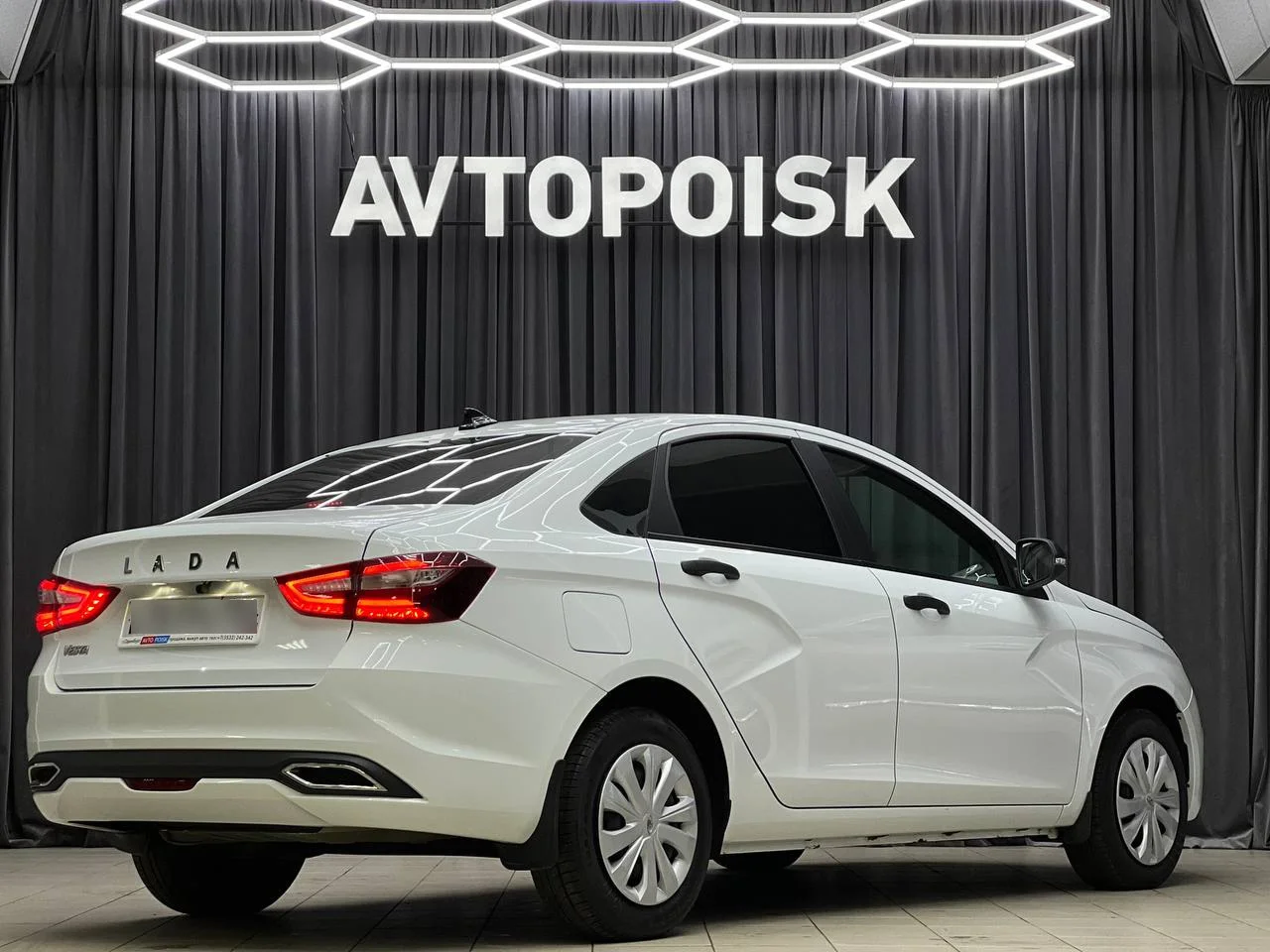 Lada Vesta 1.8 CVT 2024 год - миниатюра 4