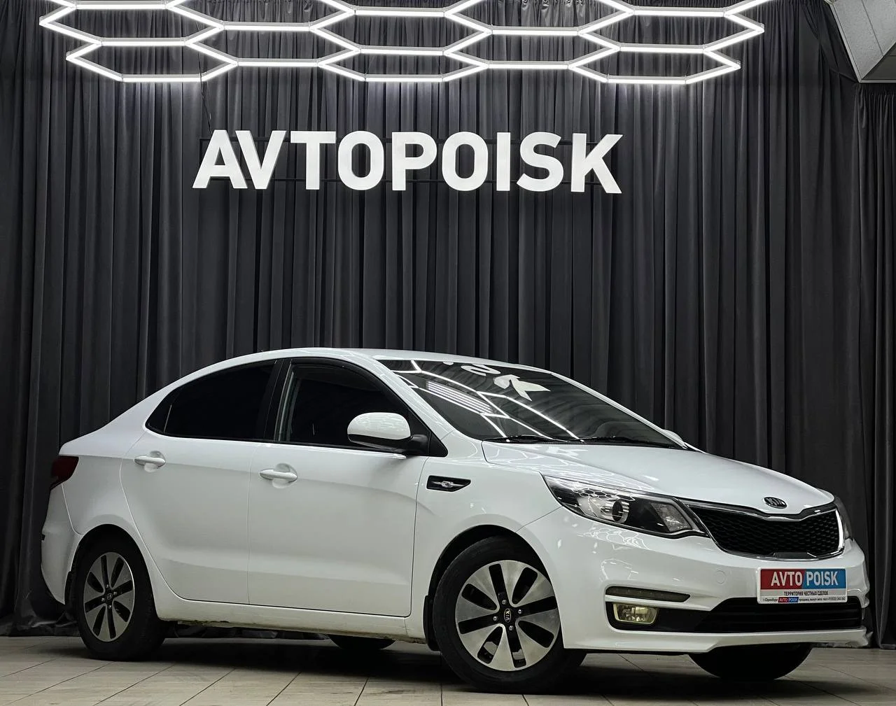Kia Rio 1.4 AT 2013 год - миниатюра 3