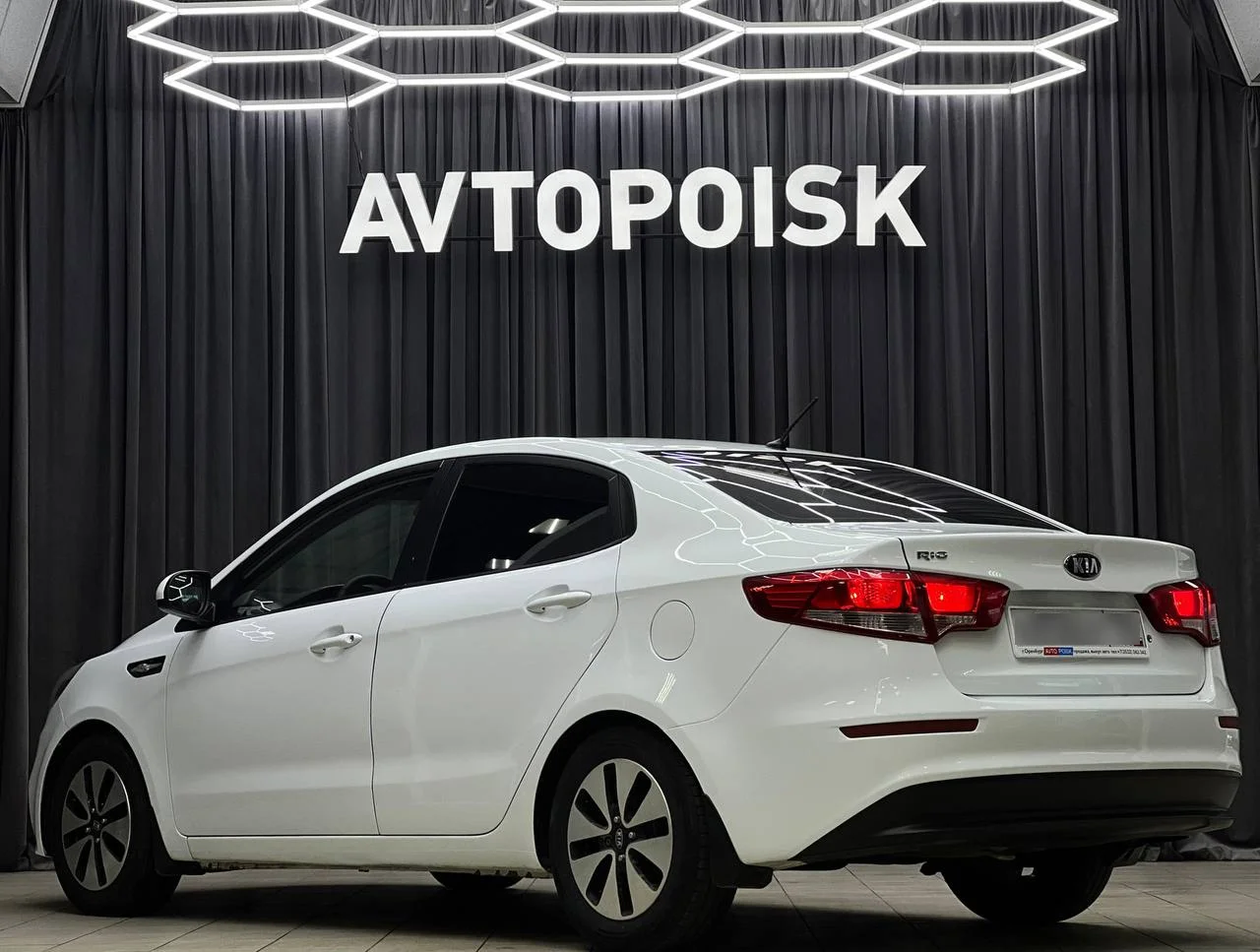 Kia Rio 1.4 AT 2013 год - миниатюра 6