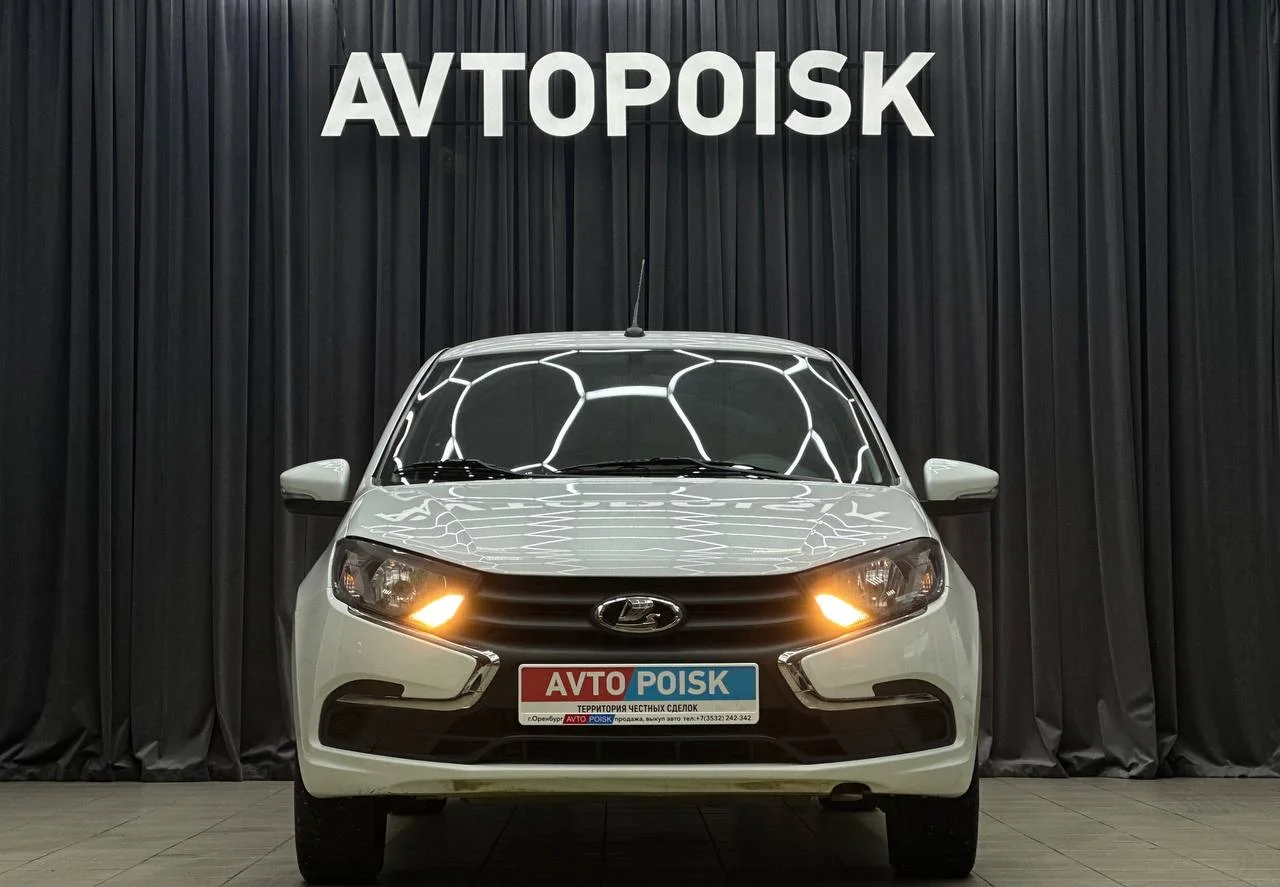 Lada Granta 8 кл МТ 2023 год - миниатюра 2
