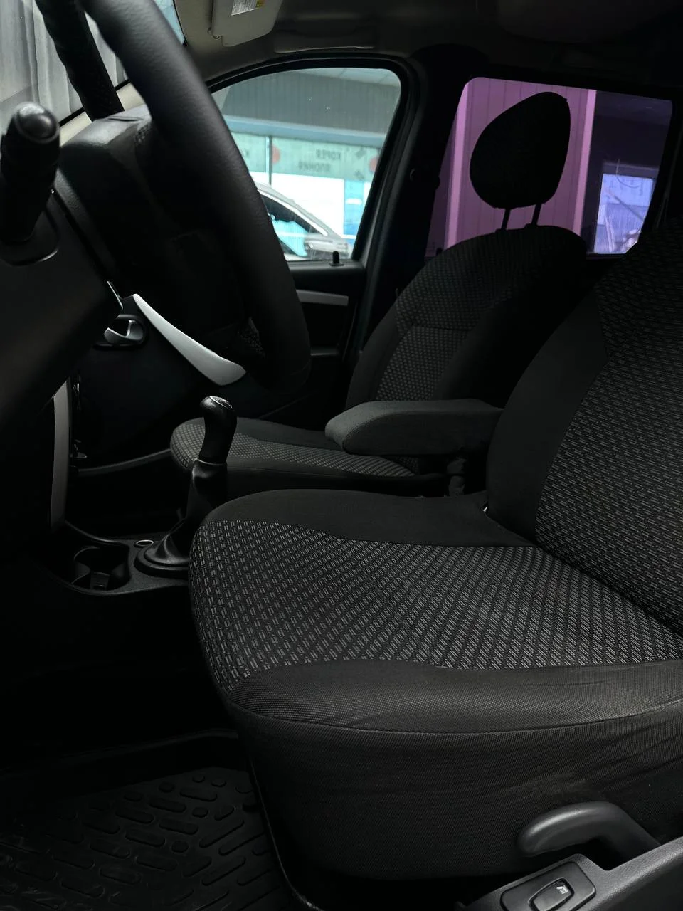 Lada Largus 1.6 МТ 2012 год - миниатюра 15