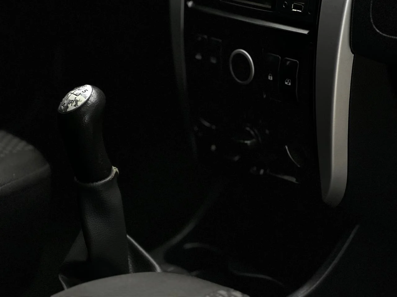 Lada Largus 1.6 МТ 2012 год - миниатюра 19