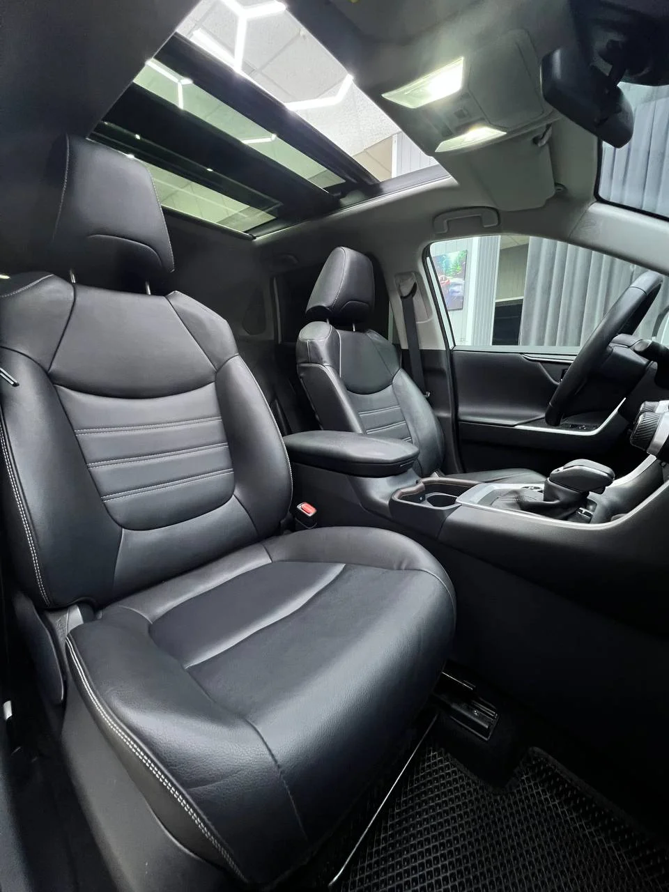 Toyota Rav4 2.0 CVT 2020 год - миниатюра 8