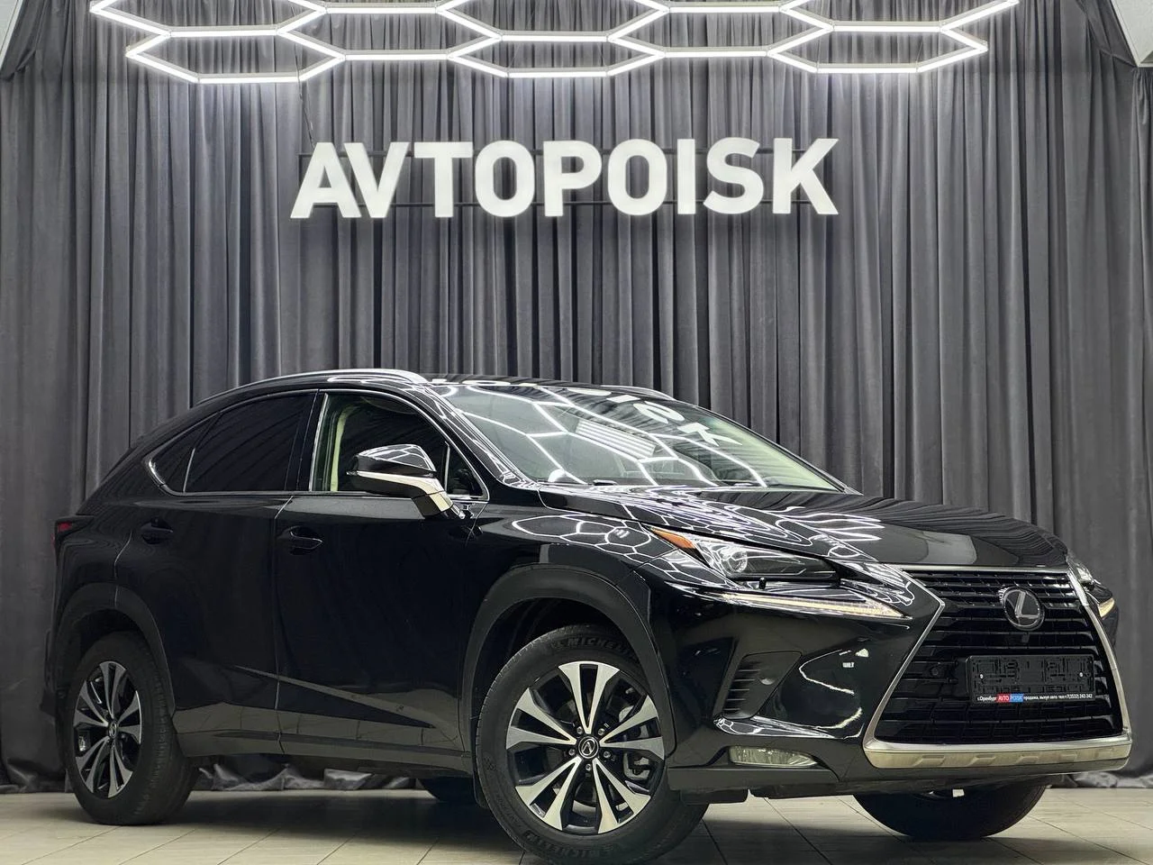 Lexus NX200 2.0 2019 год - миниатюра 3