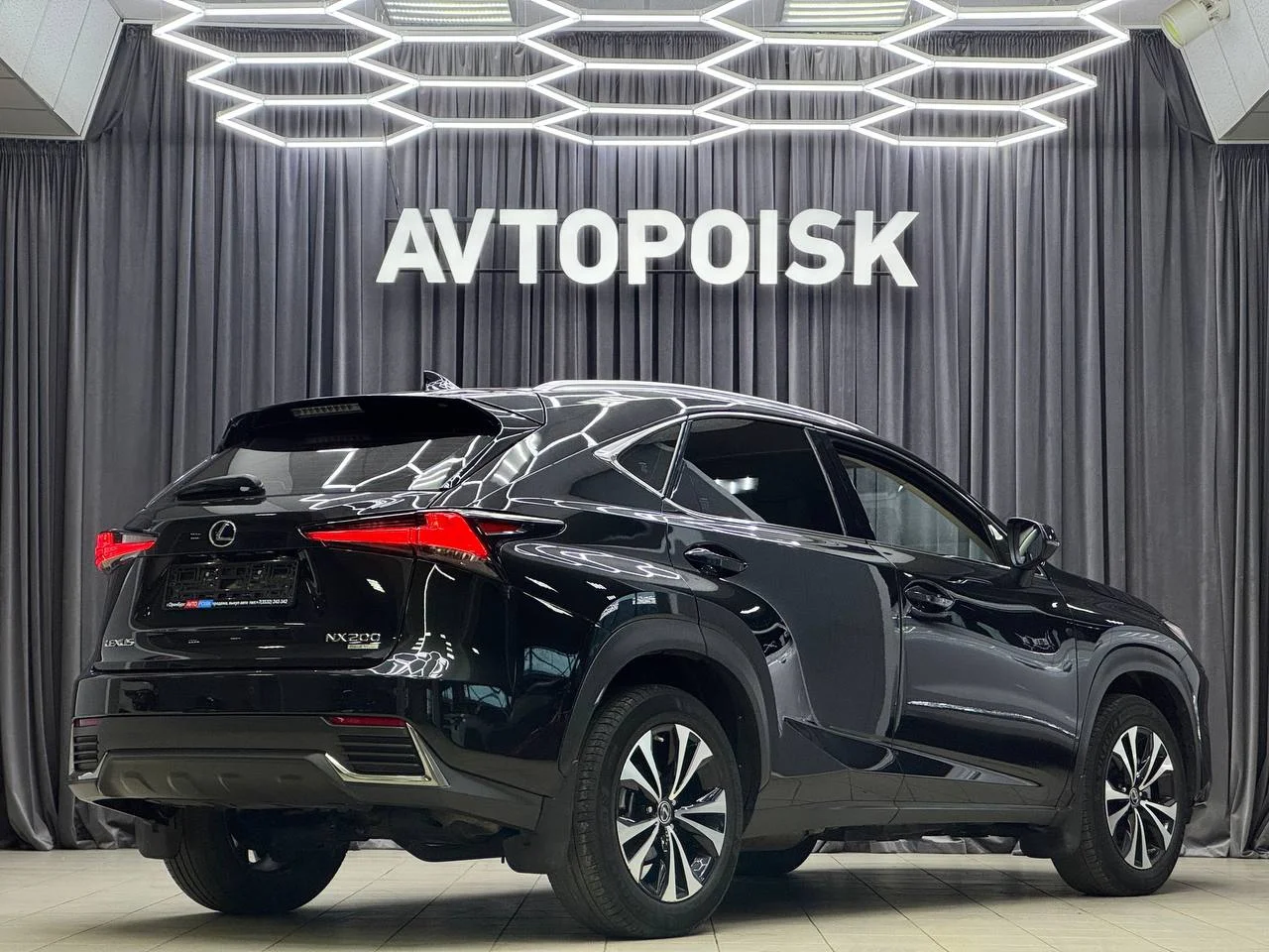 Lexus NX200 2.0 2019 год - миниатюра 4