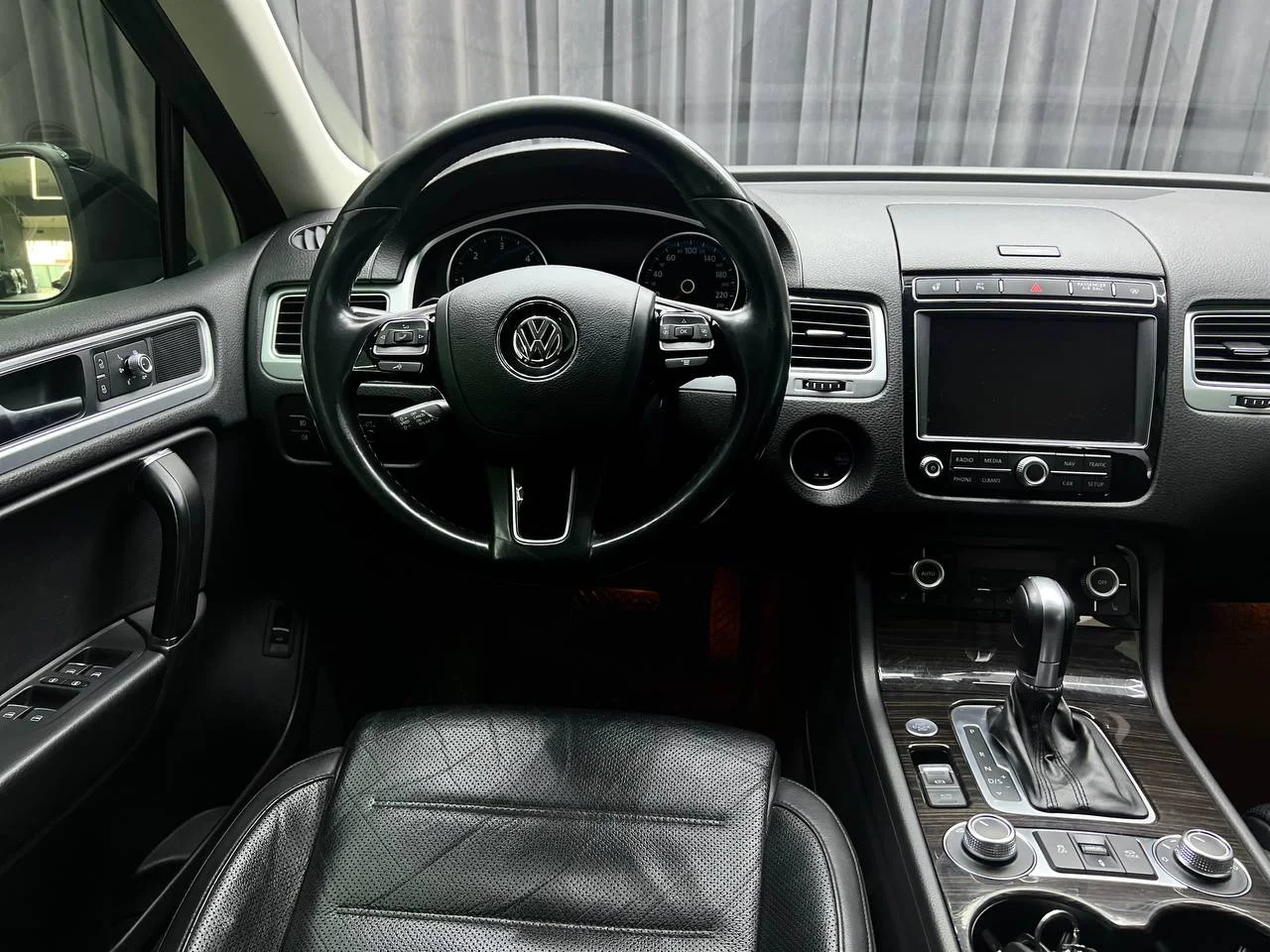 Volkswagen Touareg 3.0 АТ 2017 год - миниатюра 21