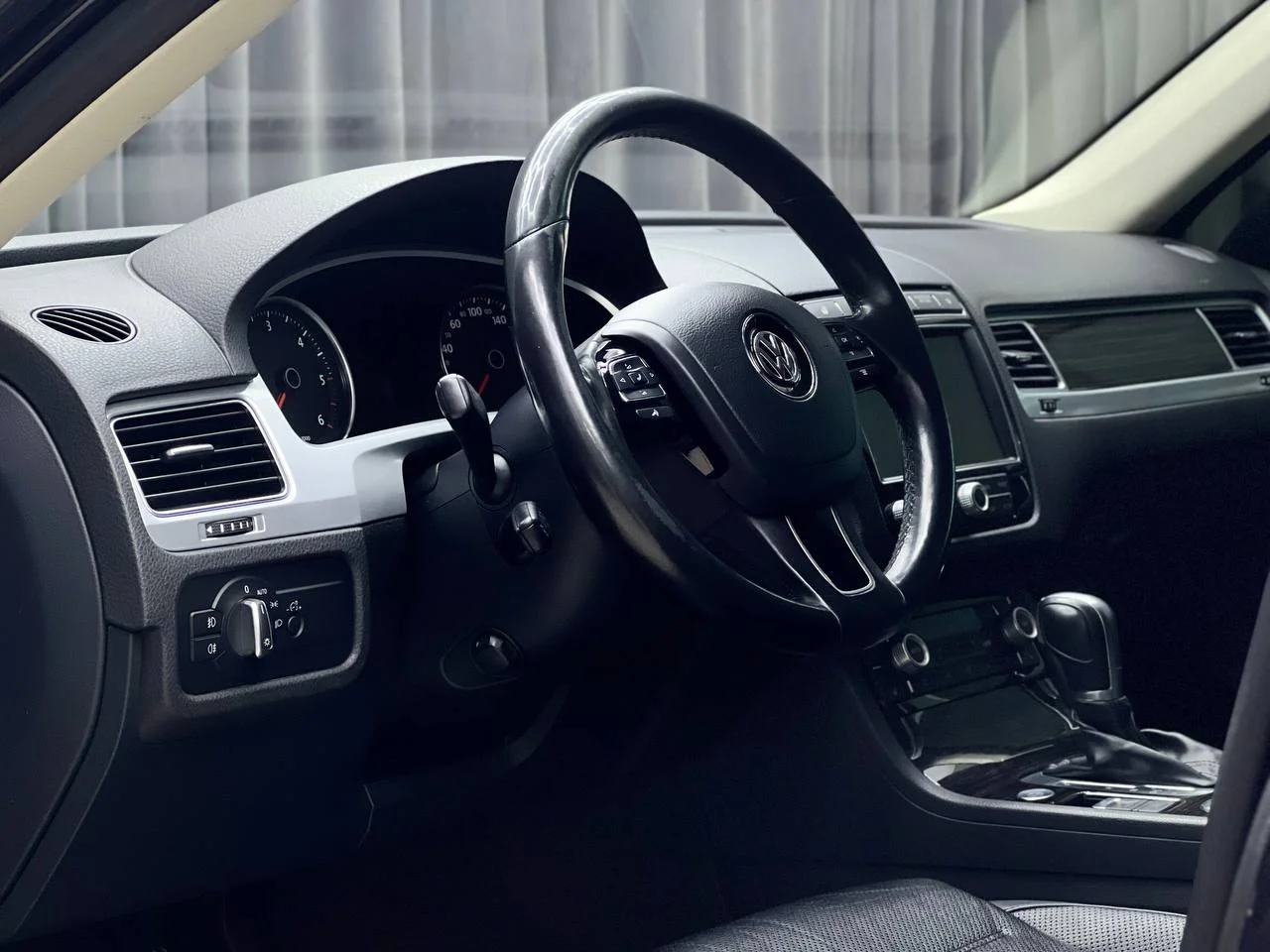 Volkswagen Touareg 3.0 АТ 2017 год - миниатюра 22