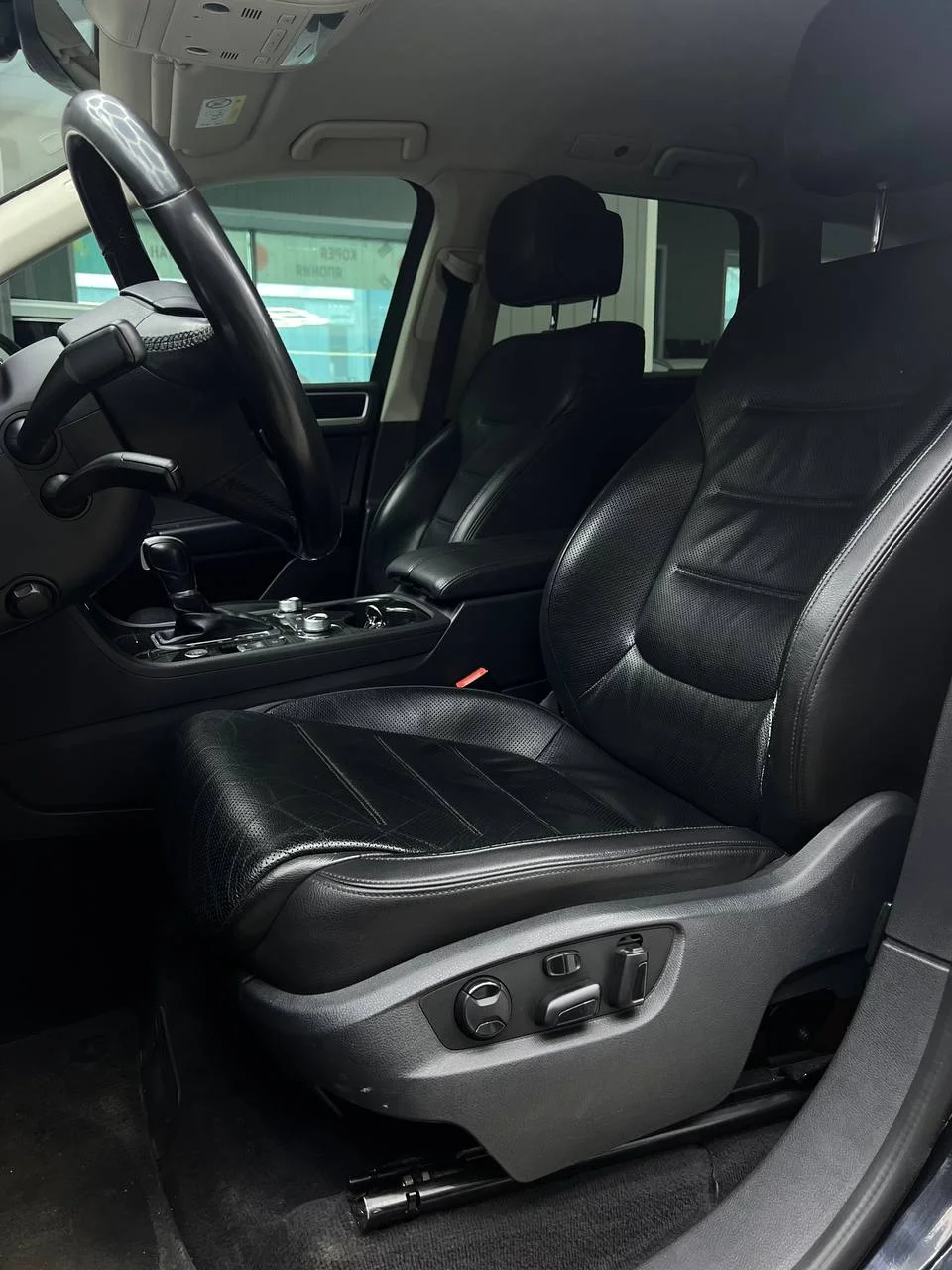 Volkswagen Touareg 3.0 АТ 2017 год - миниатюра 24