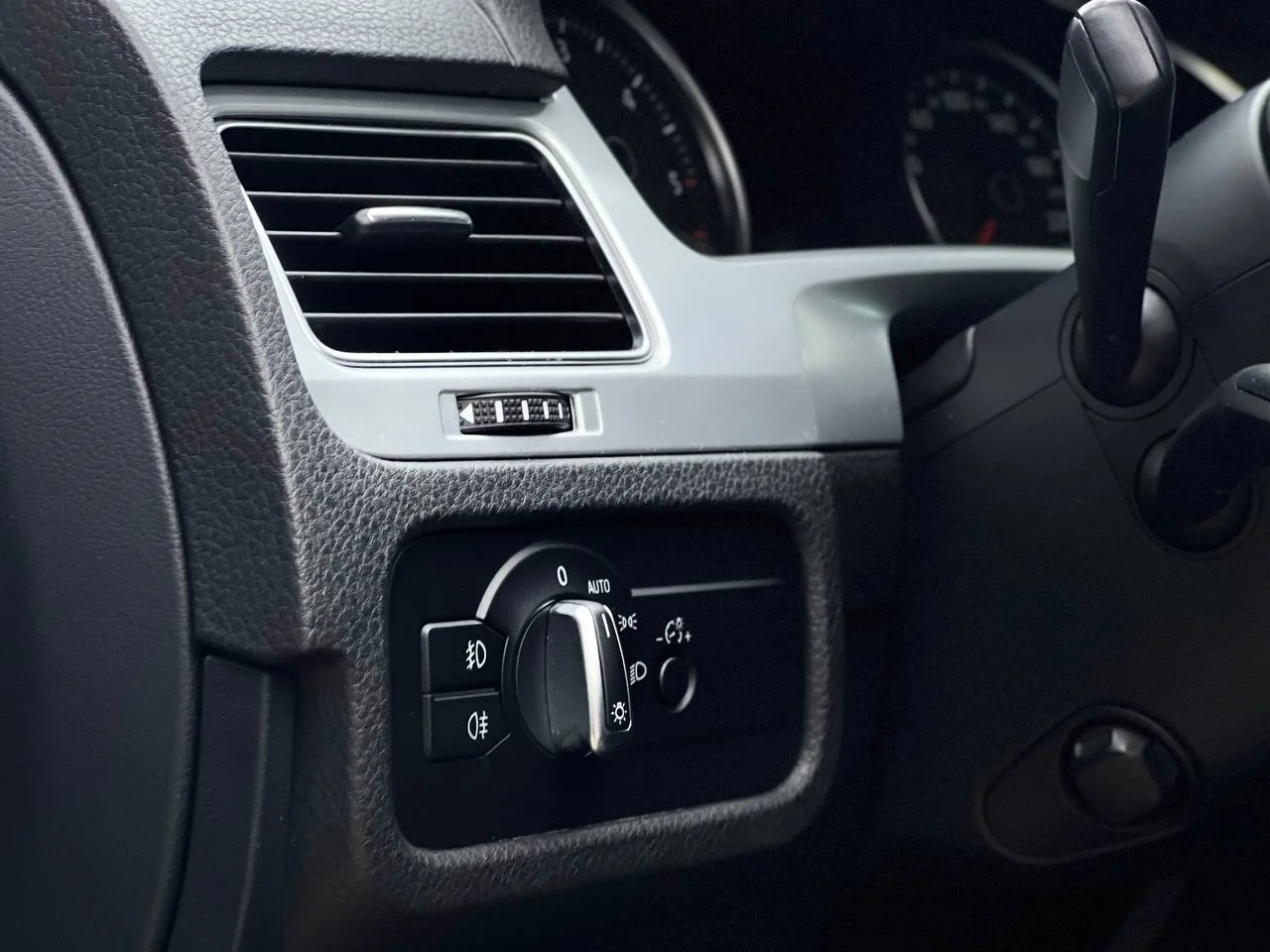 Volkswagen Touareg 3.0 АТ 2017 год - миниатюра 28