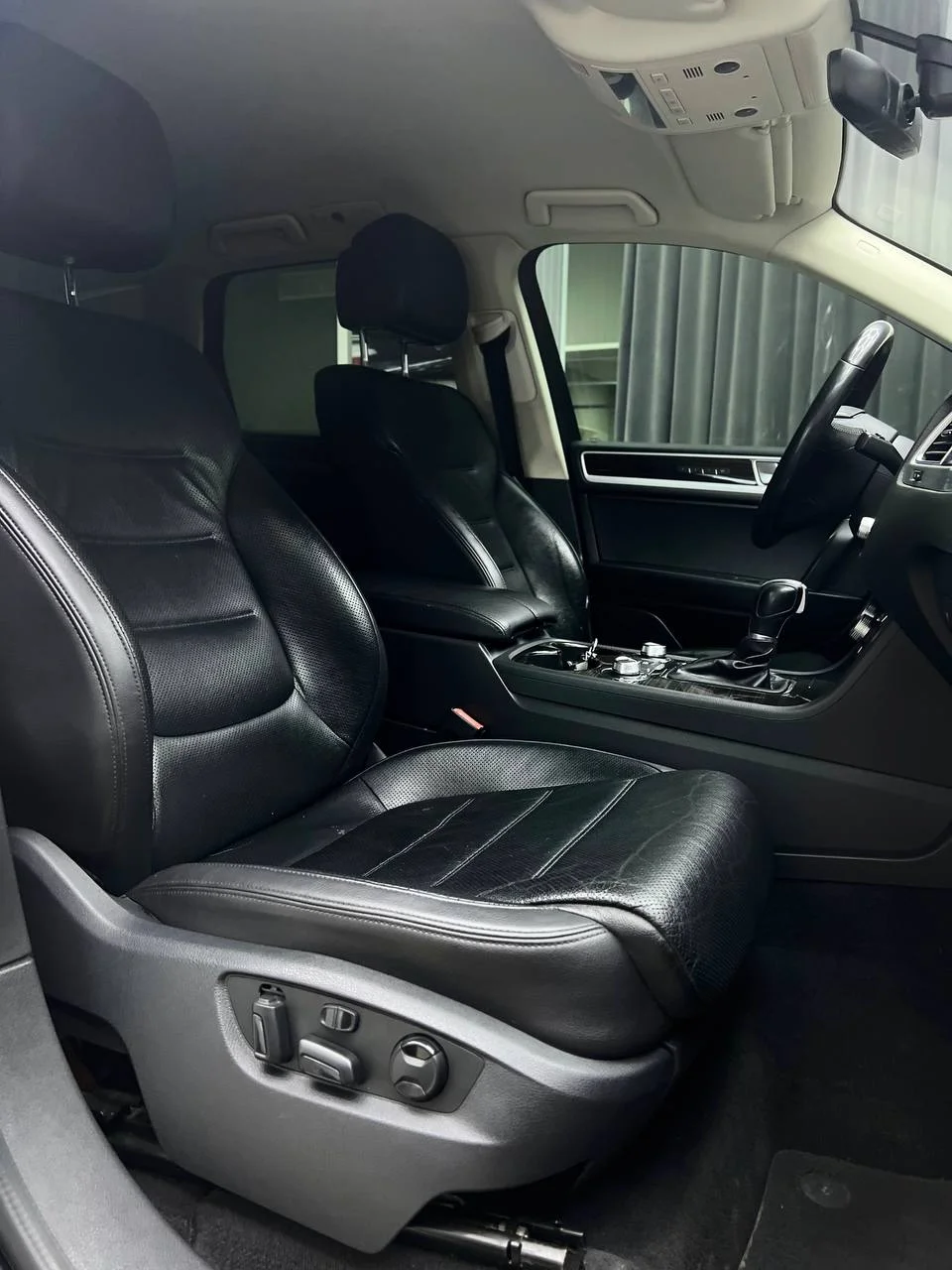 Volkswagen Touareg 3.0 АТ 2017 год - миниатюра 29
