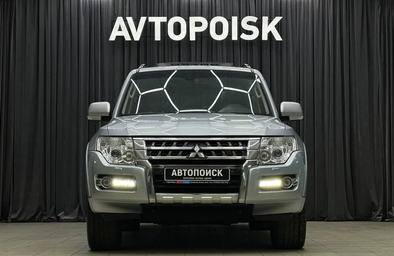 Mitsubishi Pajero 3.2 АТ 2014 год - миниатюра 2
