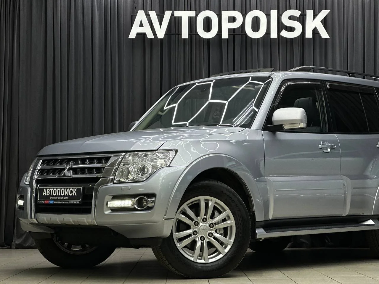 Mitsubishi Pajero 3.2 АТ 2014 год - миниатюра 4