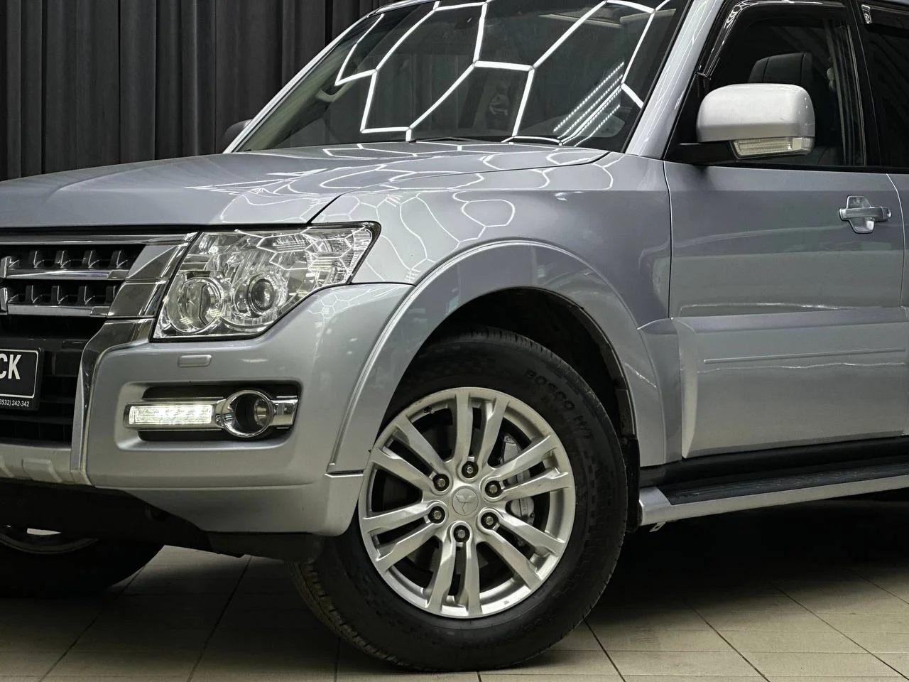 Mitsubishi Pajero 3.2 АТ 2014 год - миниатюра 5