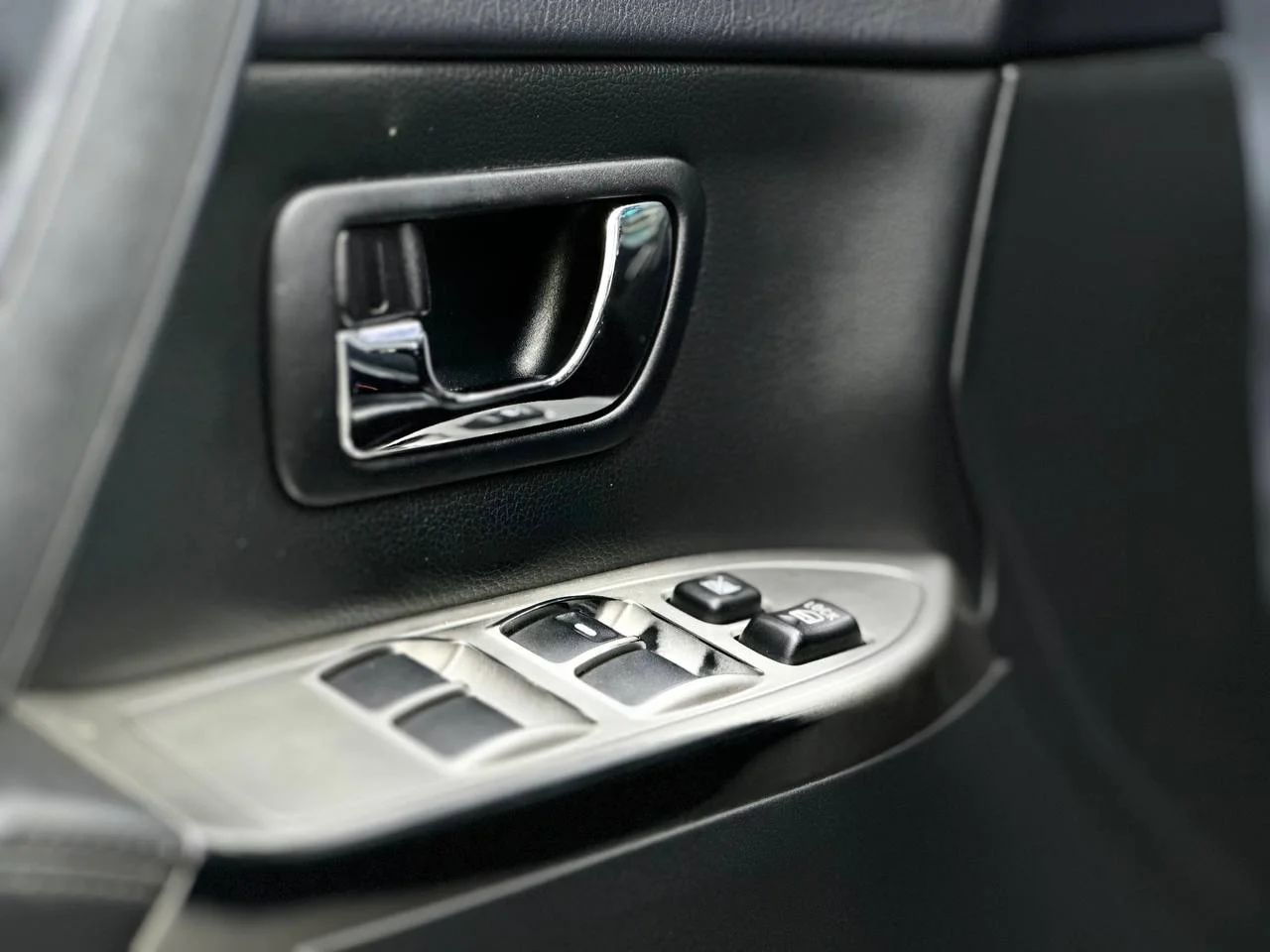 Mitsubishi Pajero 3.2 АТ 2014 год - миниатюра 24