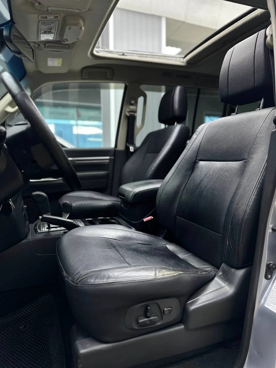 Mitsubishi Pajero 3.2 АТ 2014 год - миниатюра 25