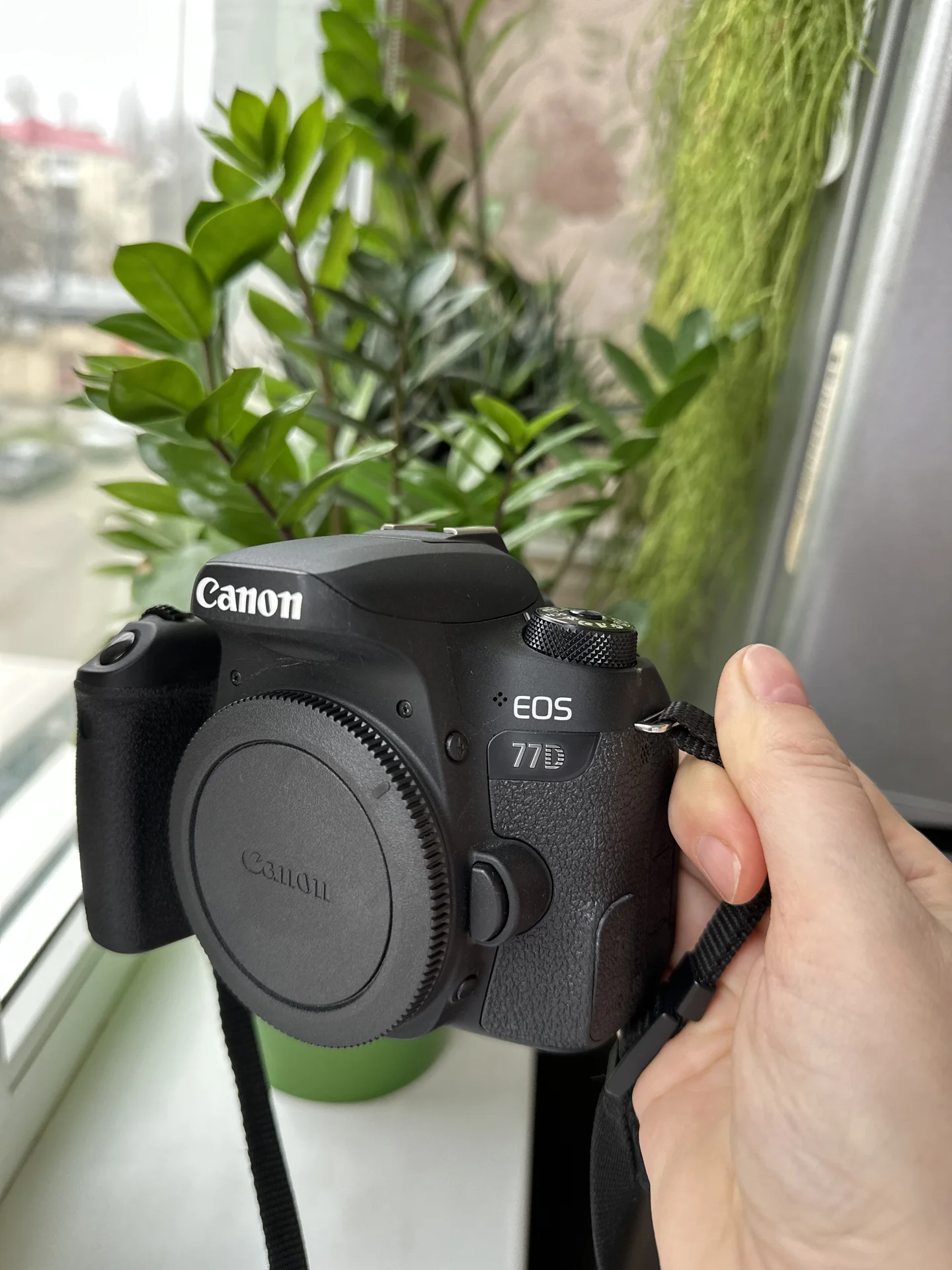 Профессиональный фотоаппарат Canon - миниатюра 4