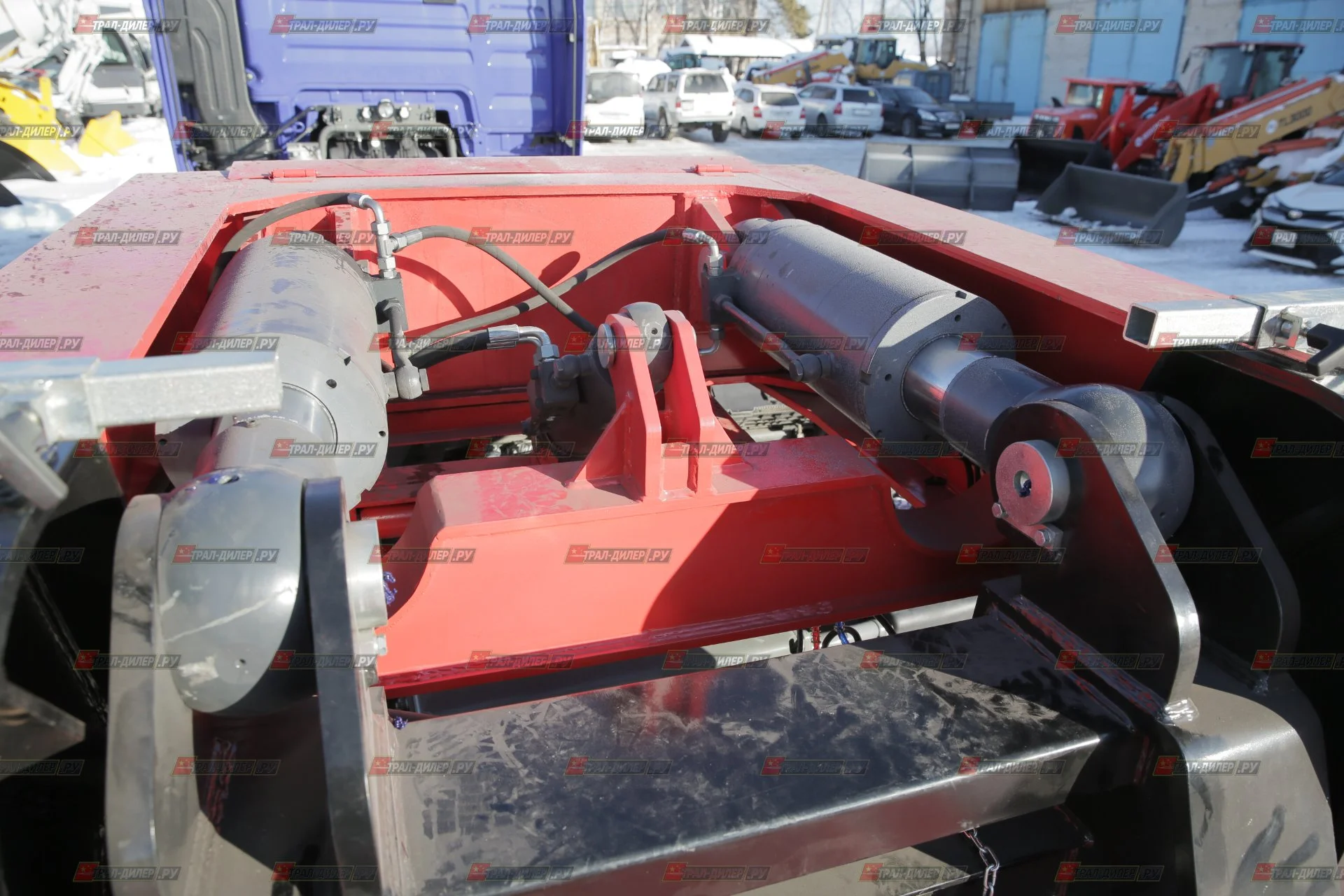 Раздвижной трал 90 т с передним заездом Amur LYR9601TDP - миниатюра 16