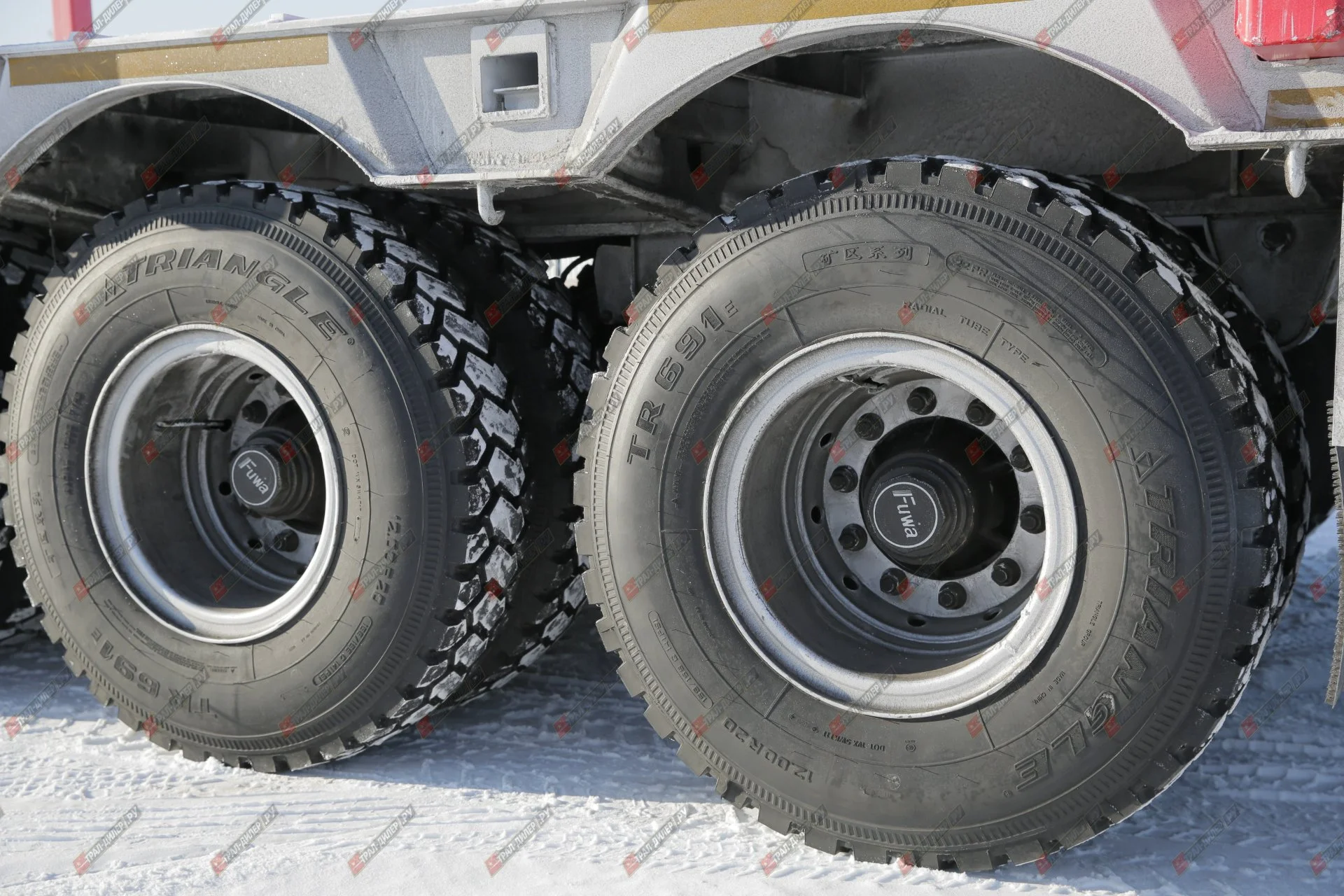 Высокорамный трал Amur (CIMC) LYR9708TDPдля перевозки бульдозера Komatsu 475А - миниатюра 17
