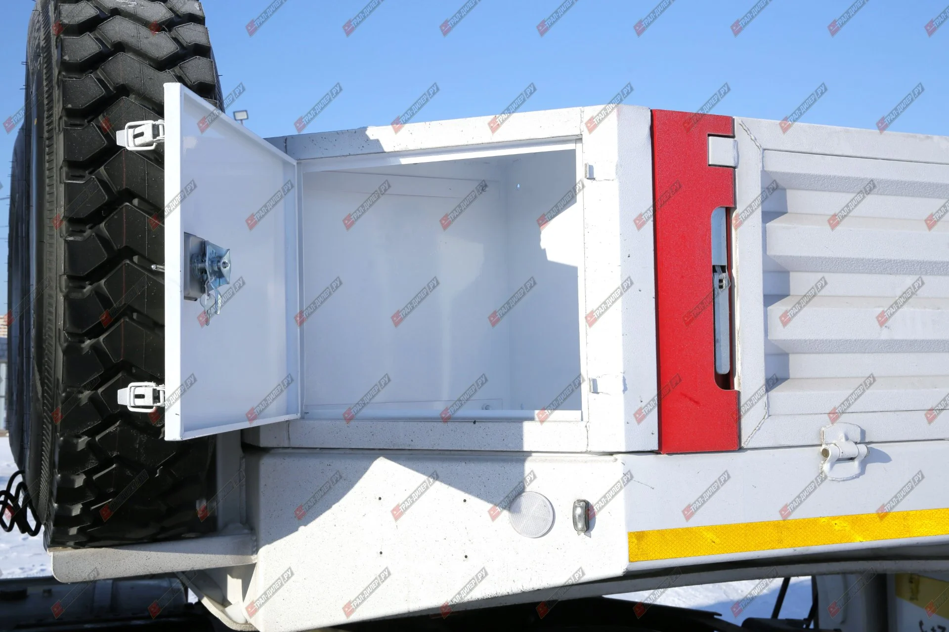 Высокорамный трал Amur (CIMC) LYR9708TDPдля перевозки бульдозера Komatsu 475А - миниатюра 28