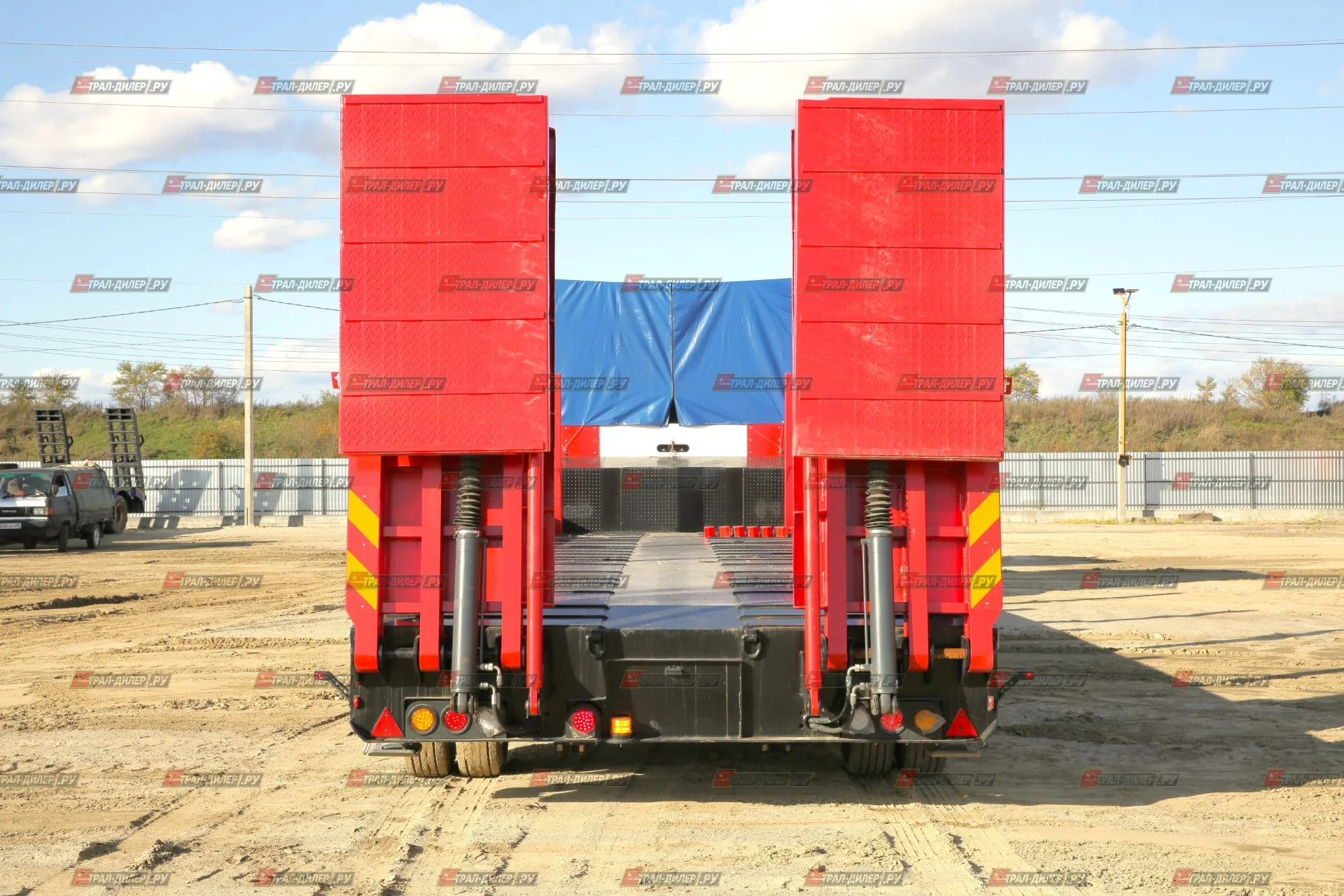 Раздвижной низкорамный трал Amur LYR9806TDPW 90т с тентом на гусаке - миниатюра 3