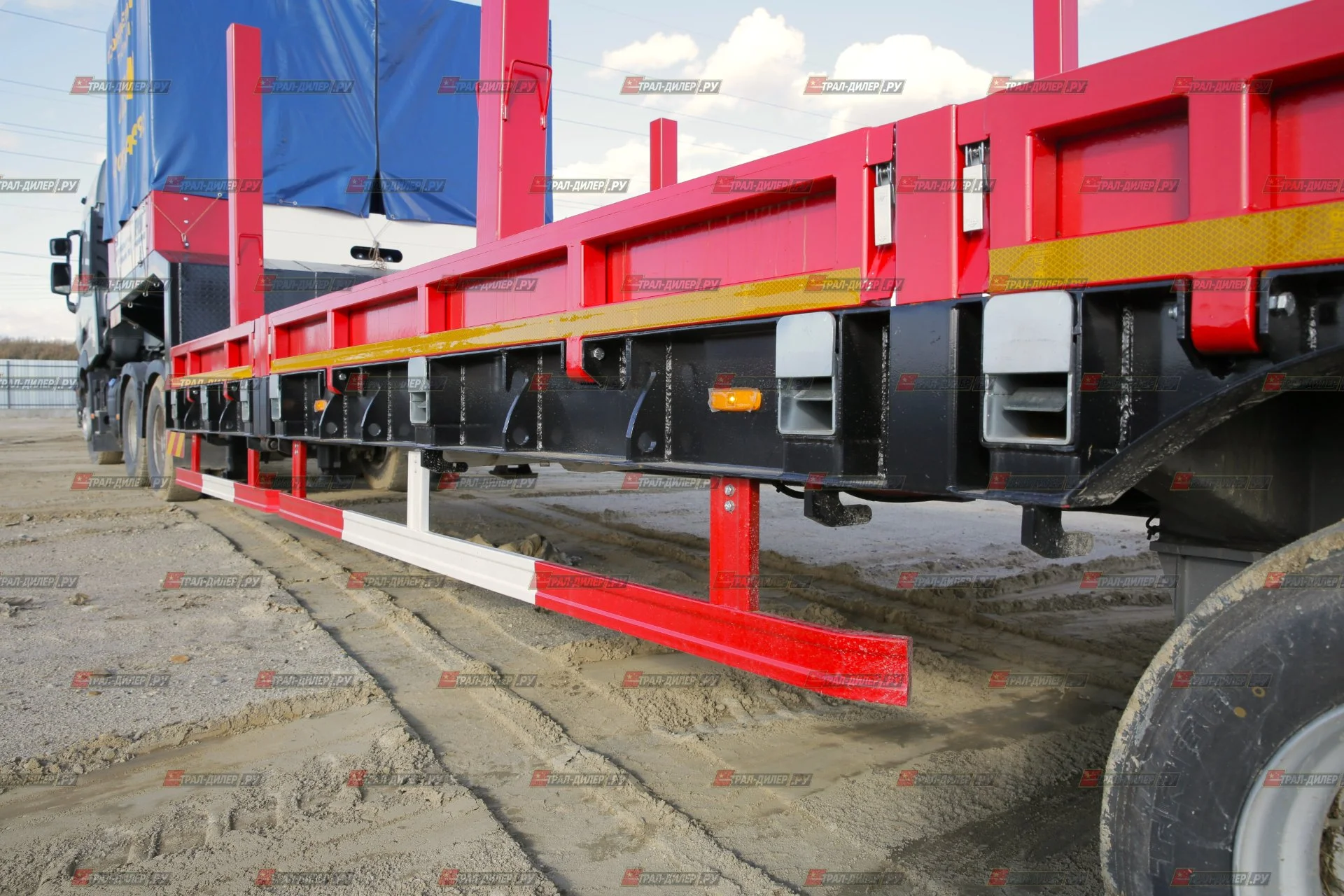 Раздвижной низкорамный трал Amur LYR9806TDPW 90т с тентом на гусаке - миниатюра 10