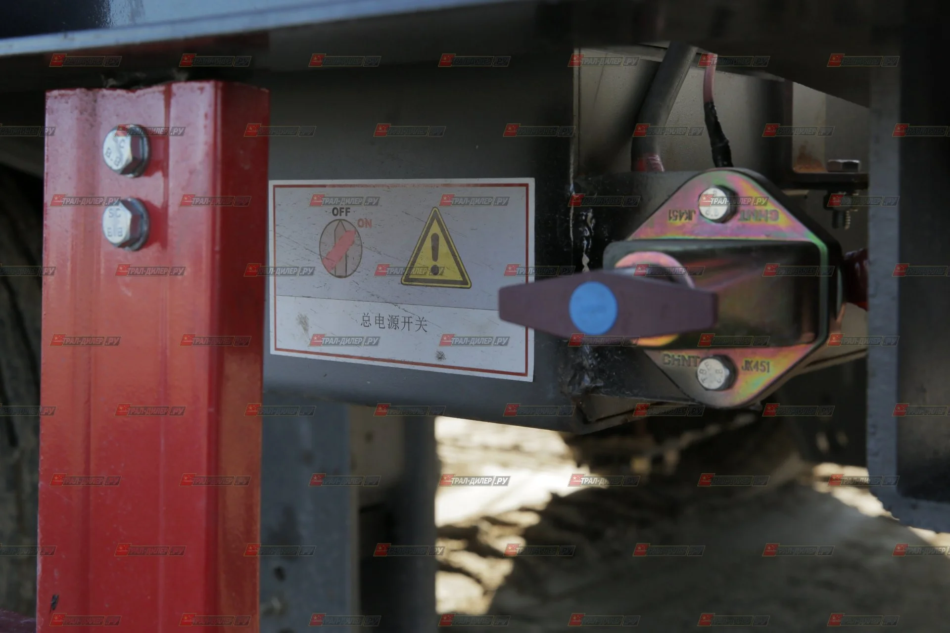 Раздвижной низкорамный трал Amur LYR9806TDPW 90т с тентом на гусаке - миниатюра 34