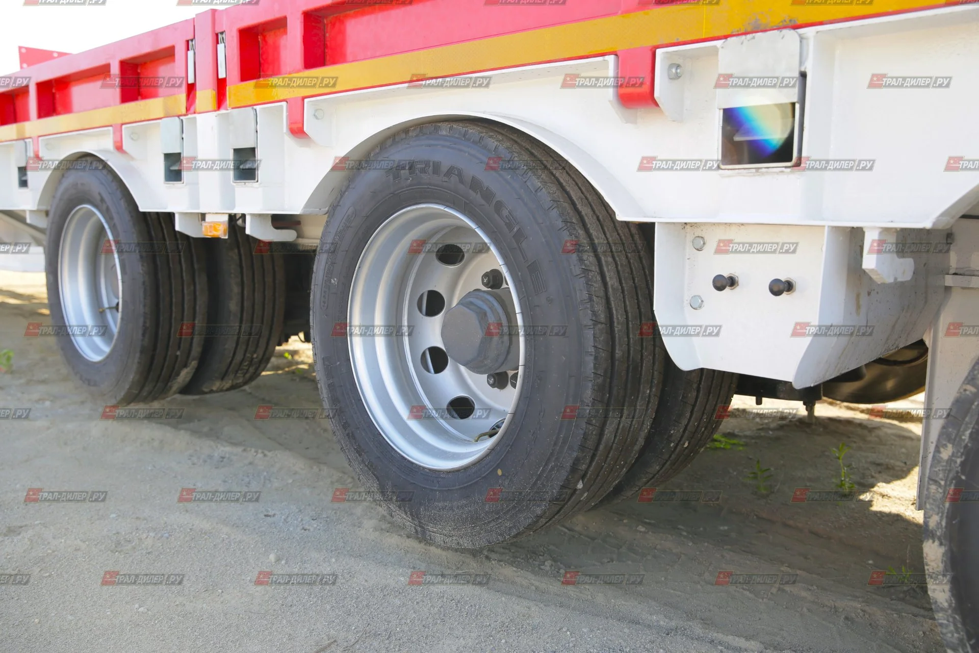 Раздвижной низкорамный трал Amur LYR9806TDPW 70 т - миниатюра 16