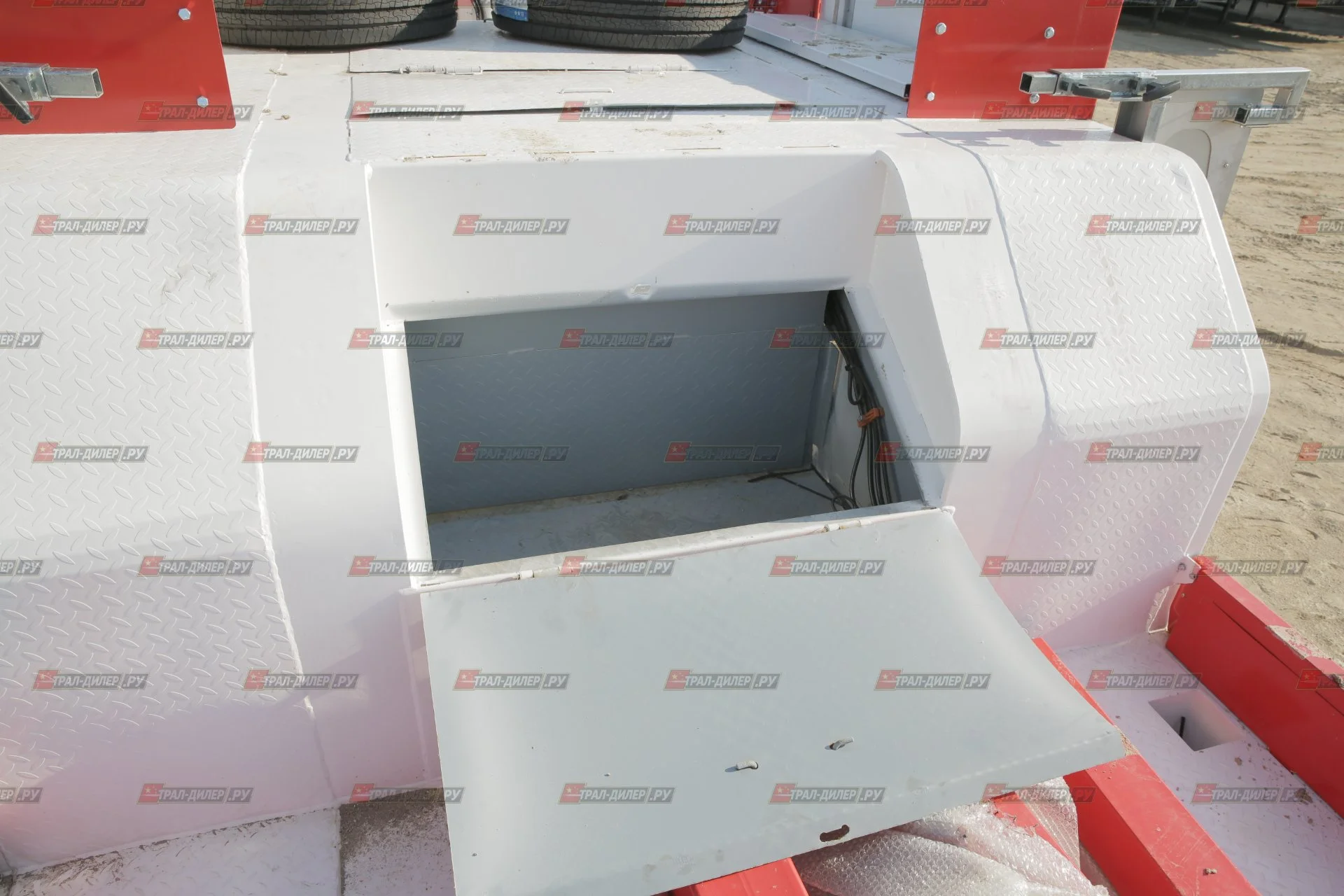 Раздвижной низкорамный трал Amur LYR9806TDPW 70 т - миниатюра 36