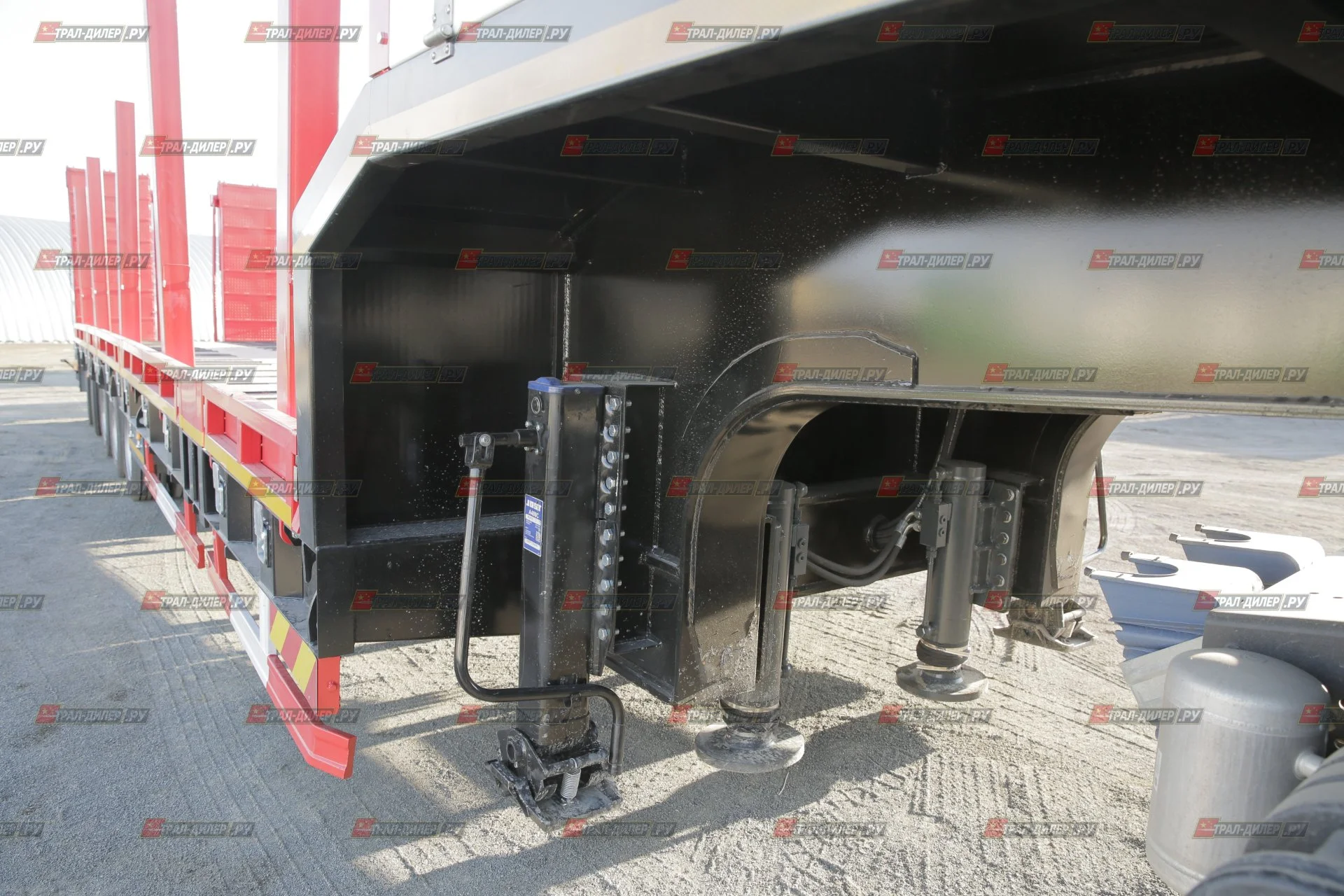 Раздвижной низкорамный трал Amur LYR9806TDPW с тентом на гусаке - миниатюра 6