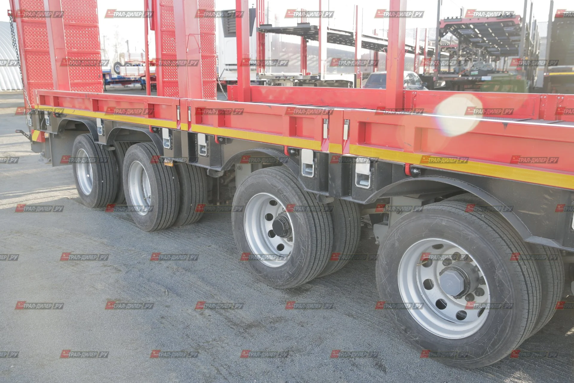 Раздвижной низкорамный трал Amur LYR9806TDPW с тентом на гусаке - миниатюра 10