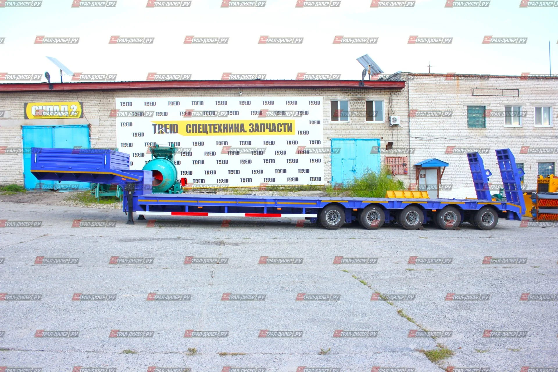 Низкорамный трал AMUR LYR9806TDPW, 90 т с рессорно-поворотной осью
