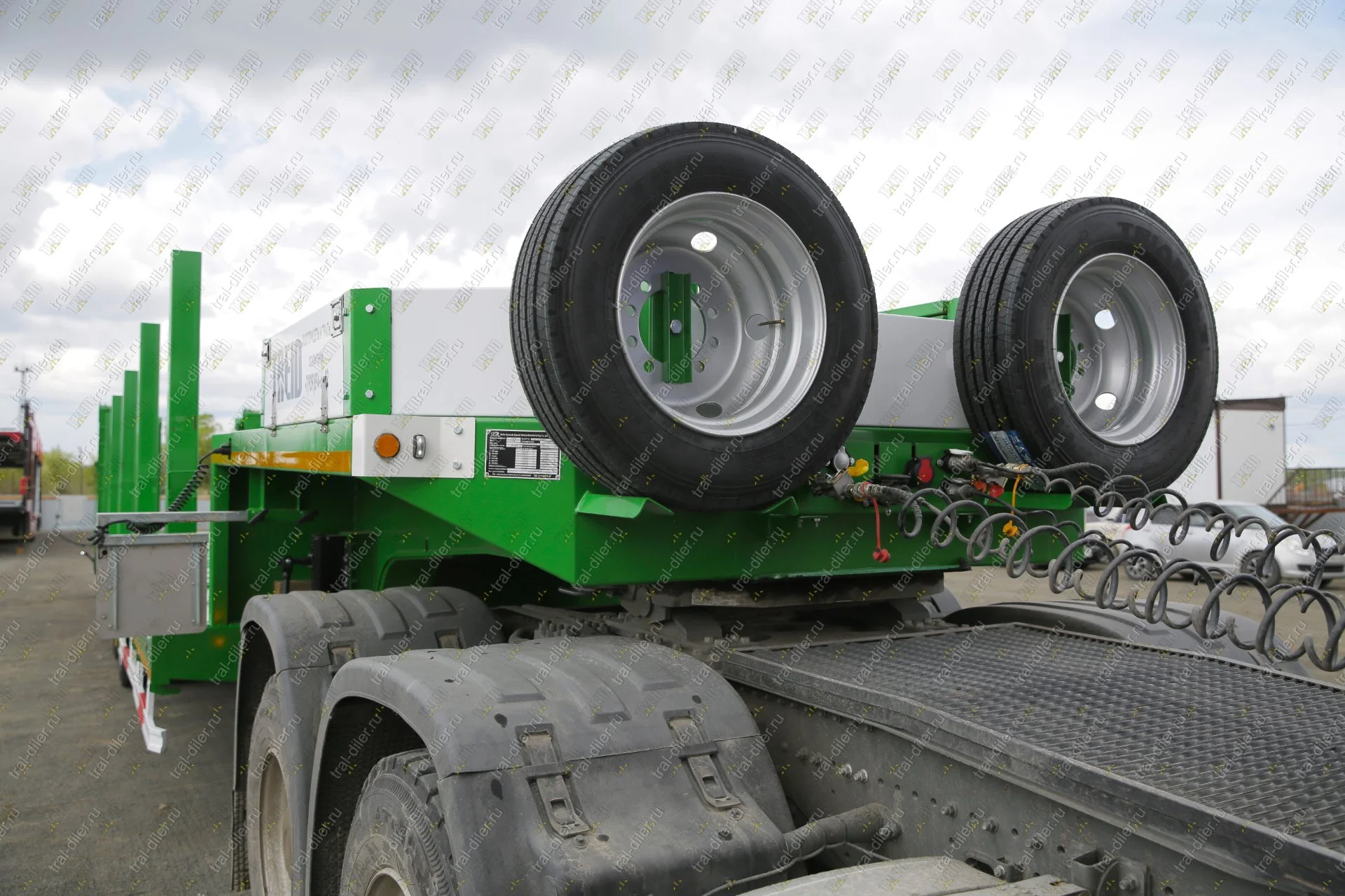 Низкорамный раздвижной (телескопический) трал CIMC (AMUR) LYR9906TDPL - миниатюра 16
