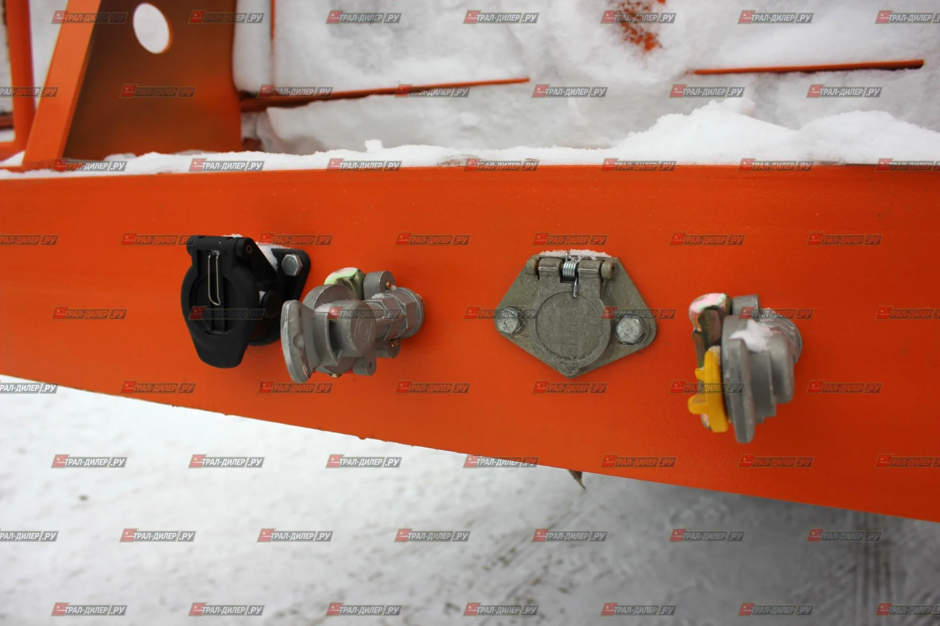 В наличии! Бортовой полуприцеп AMUR LYR9500JSR 13,3 м - миниатюра 9