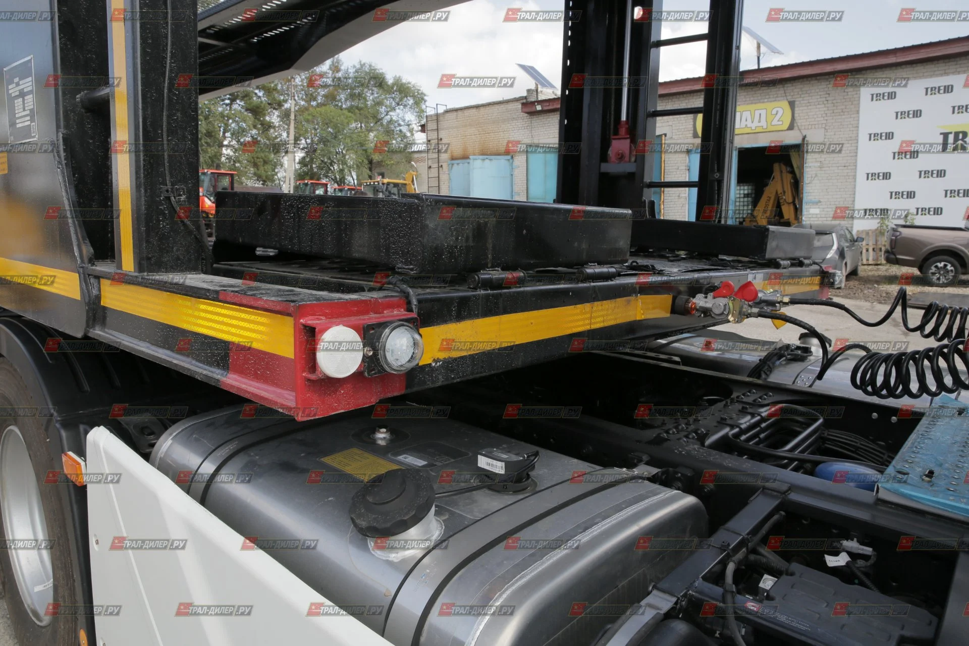 Автовоз винтовой Luxuda LZC9405BG на 8 машин - миниатюра 14