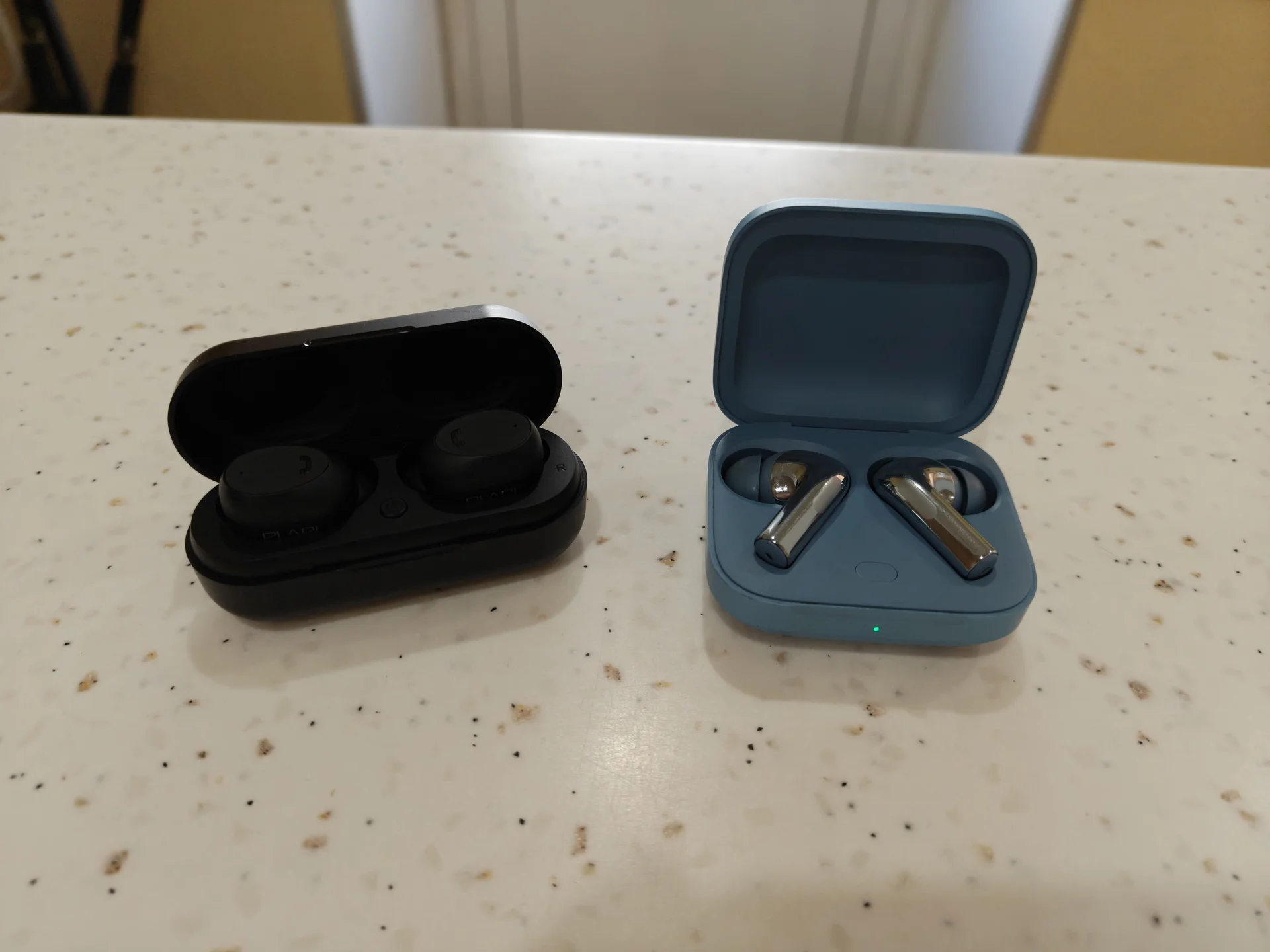 Наушники OnePlus Buds 3 и Elari nano pods NPS-1 - изображение 1