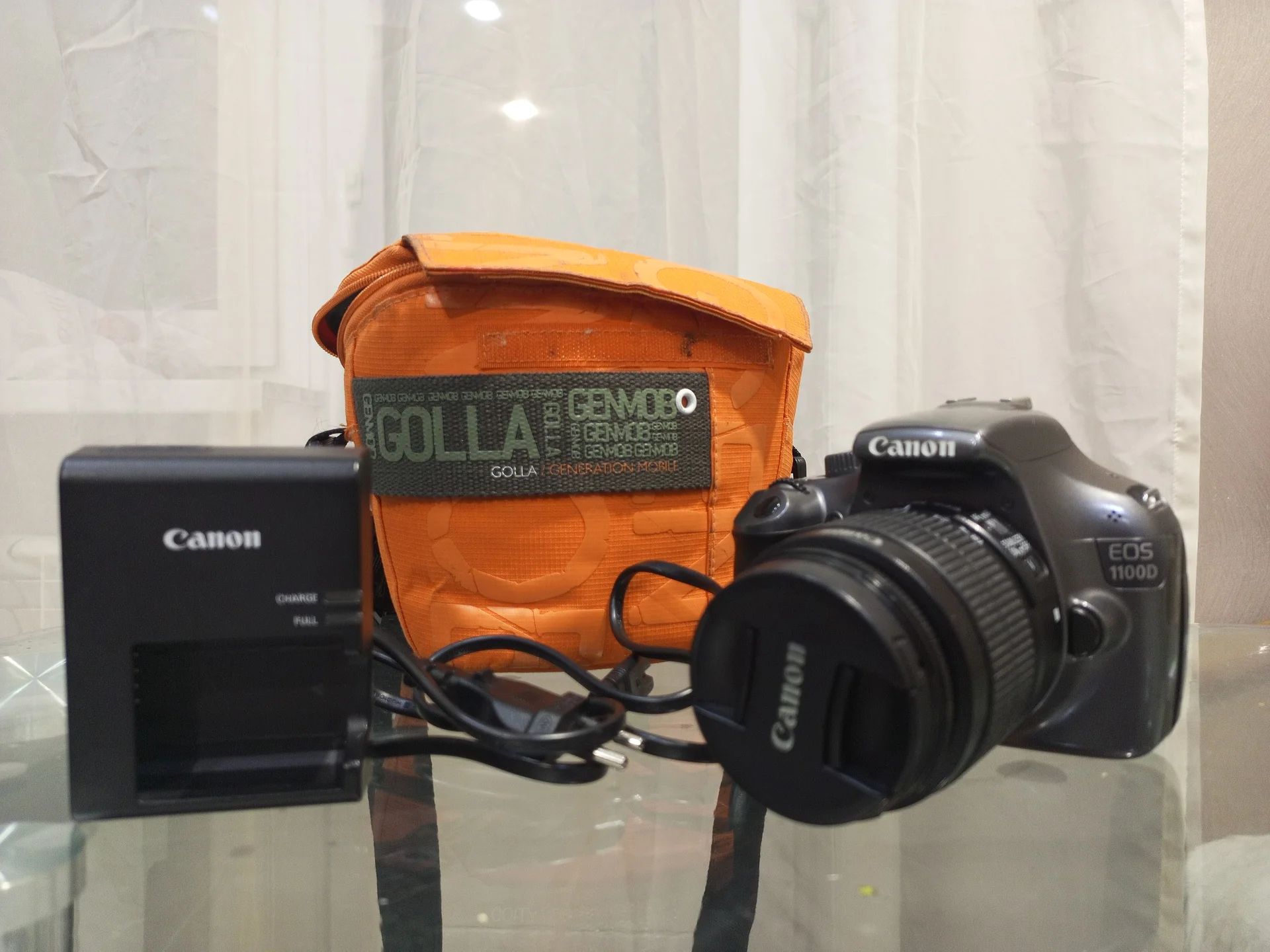 Фотоаппарат Canon 1100D - изображение 1