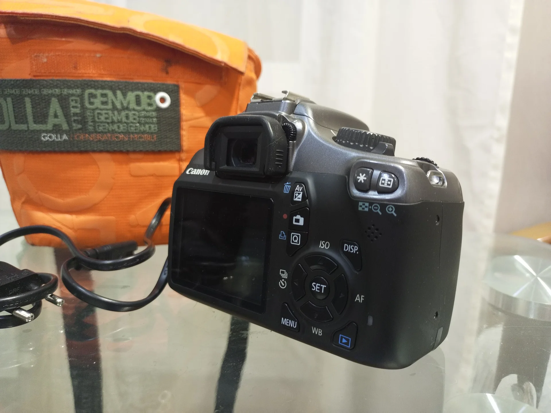 Фотоаппарат Canon 1100D - миниатюра 3