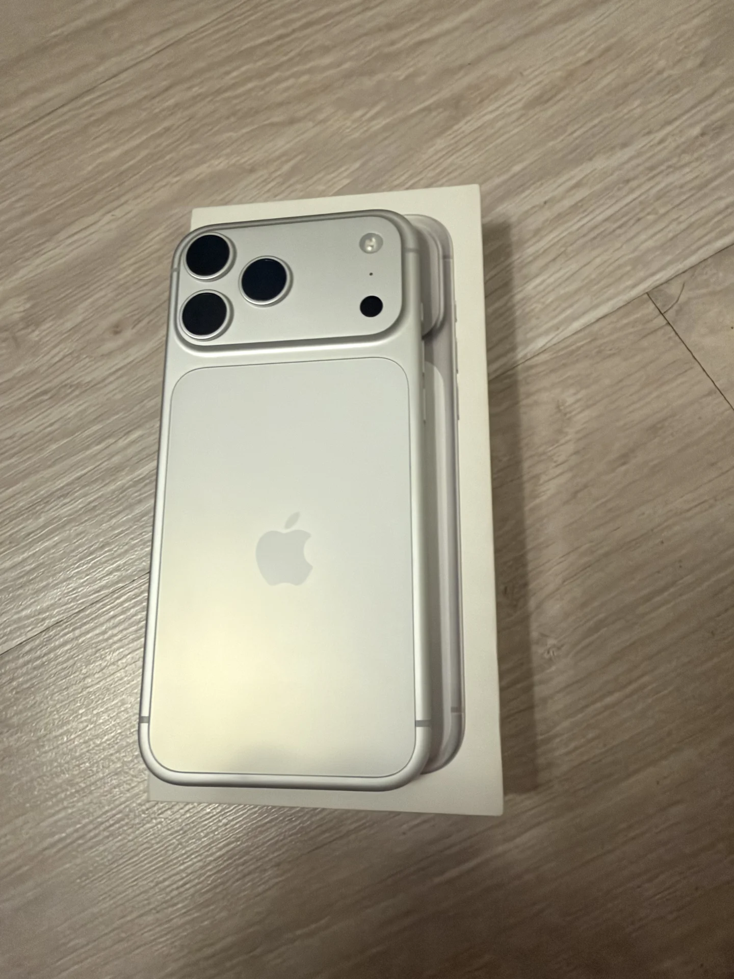 iPhone 17 pro max - миниатюра 5