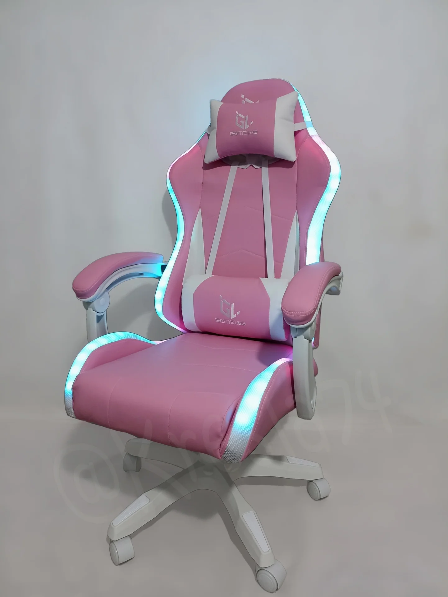 Геймерское кресло с RGB подсветкой розовое - миниатюра 2