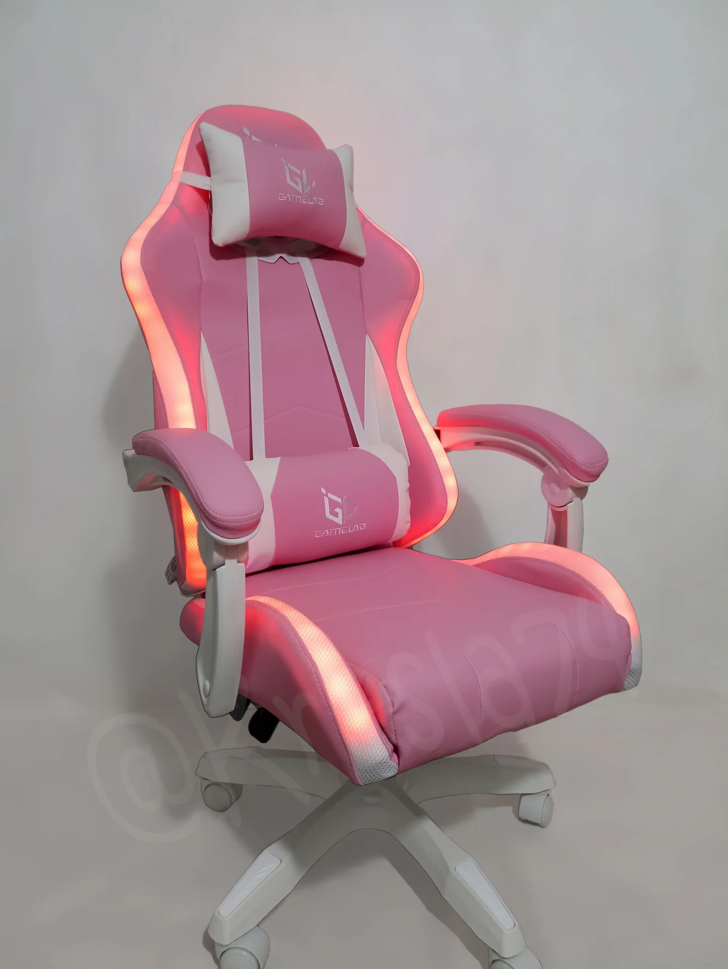 Геймерское кресло с RGB подсветкой розовое - миниатюра 6