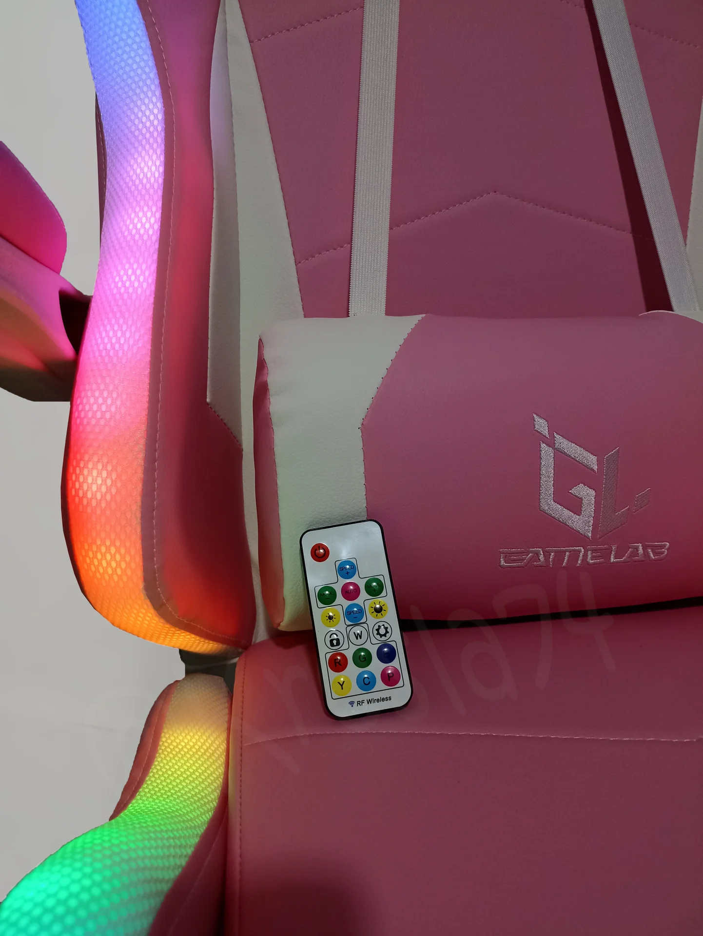 Геймерское кресло с RGB подсветкой розовое - миниатюра 9