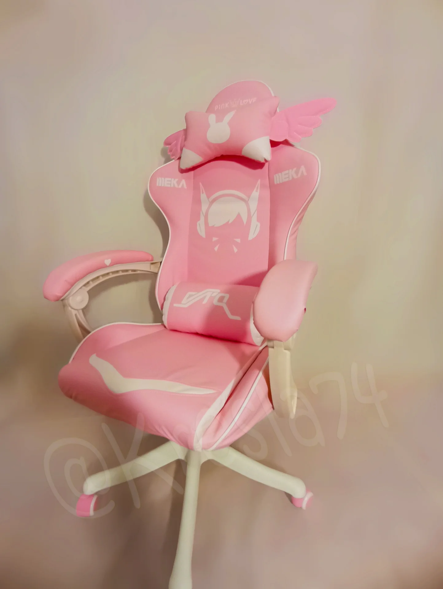Геймерское кресло Pink Love. Розового цвета - миниатюра 2