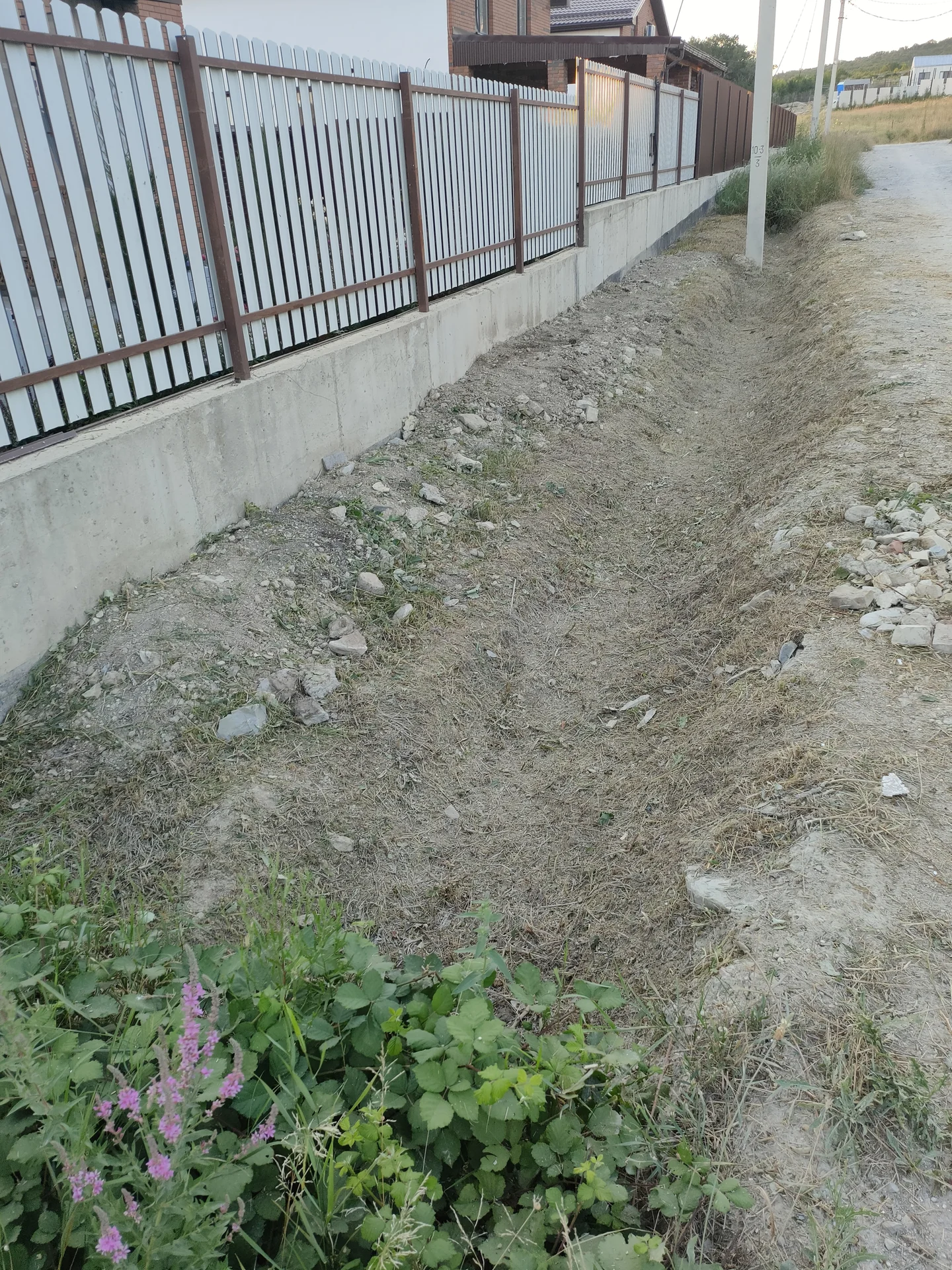 Покос травы,помощь в саду и огороде - миниатюра 8